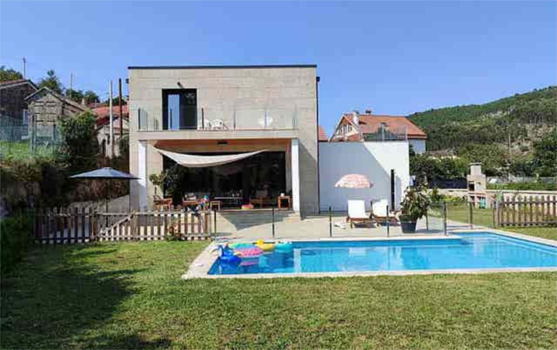 Jardí de Casa adosada de lloguer en Vigo  amb Calefacció, Piscina i Moblat