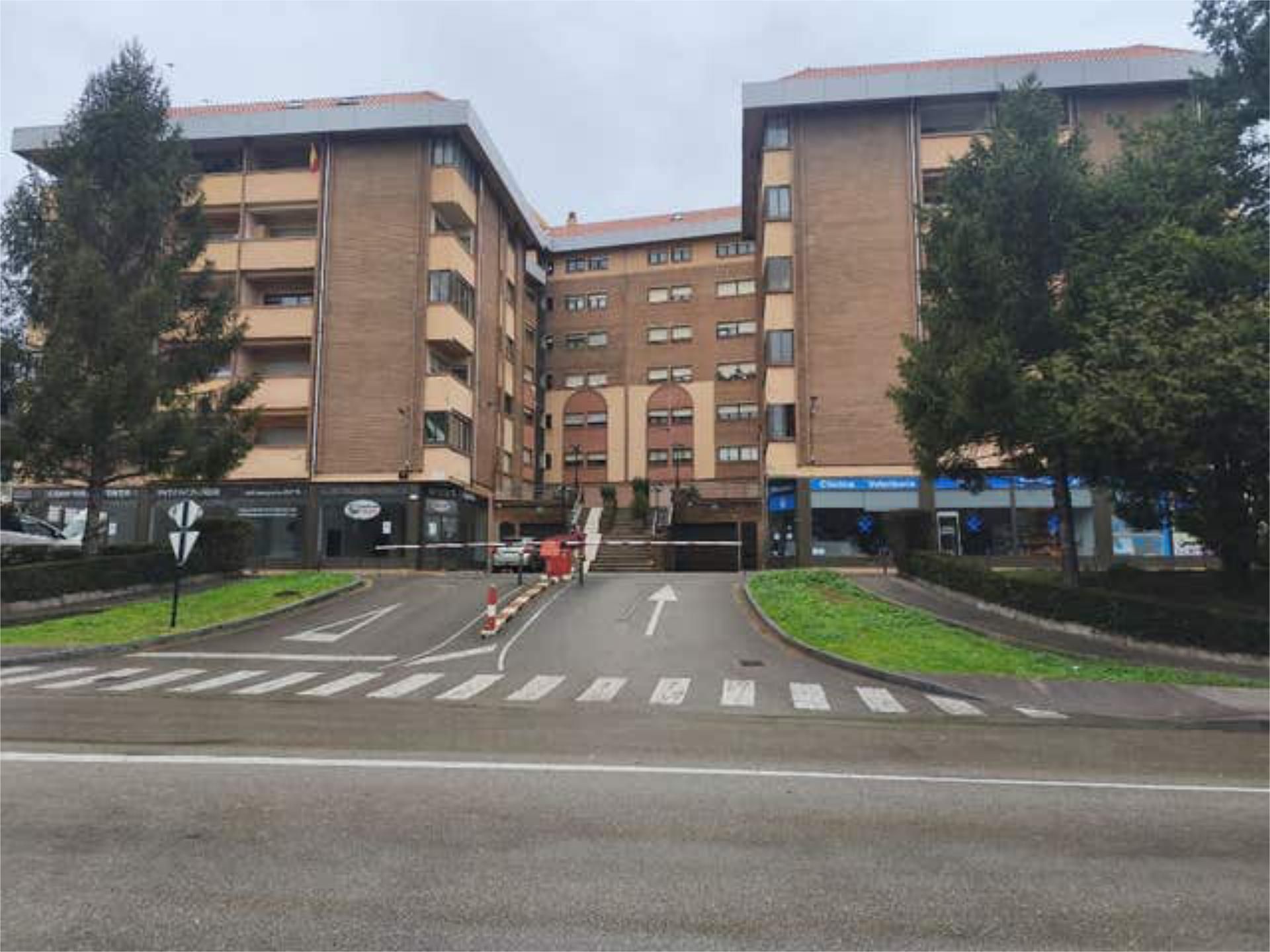 Vista exterior de Pis en venda en Oviedo  amb Terrassa