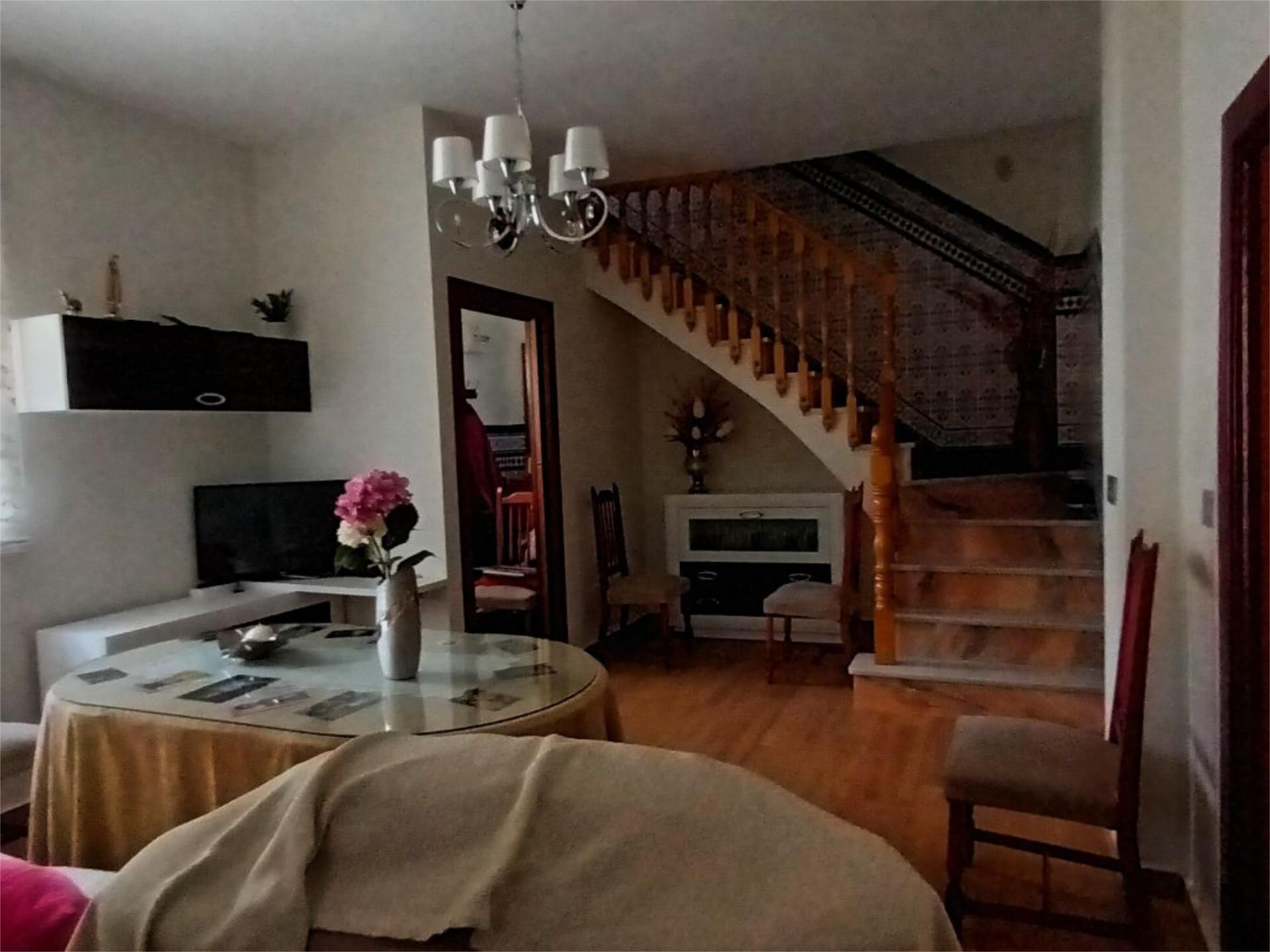 Living room of Single-family semi-detached for sale in Úbeda  with Terrace and Storage room