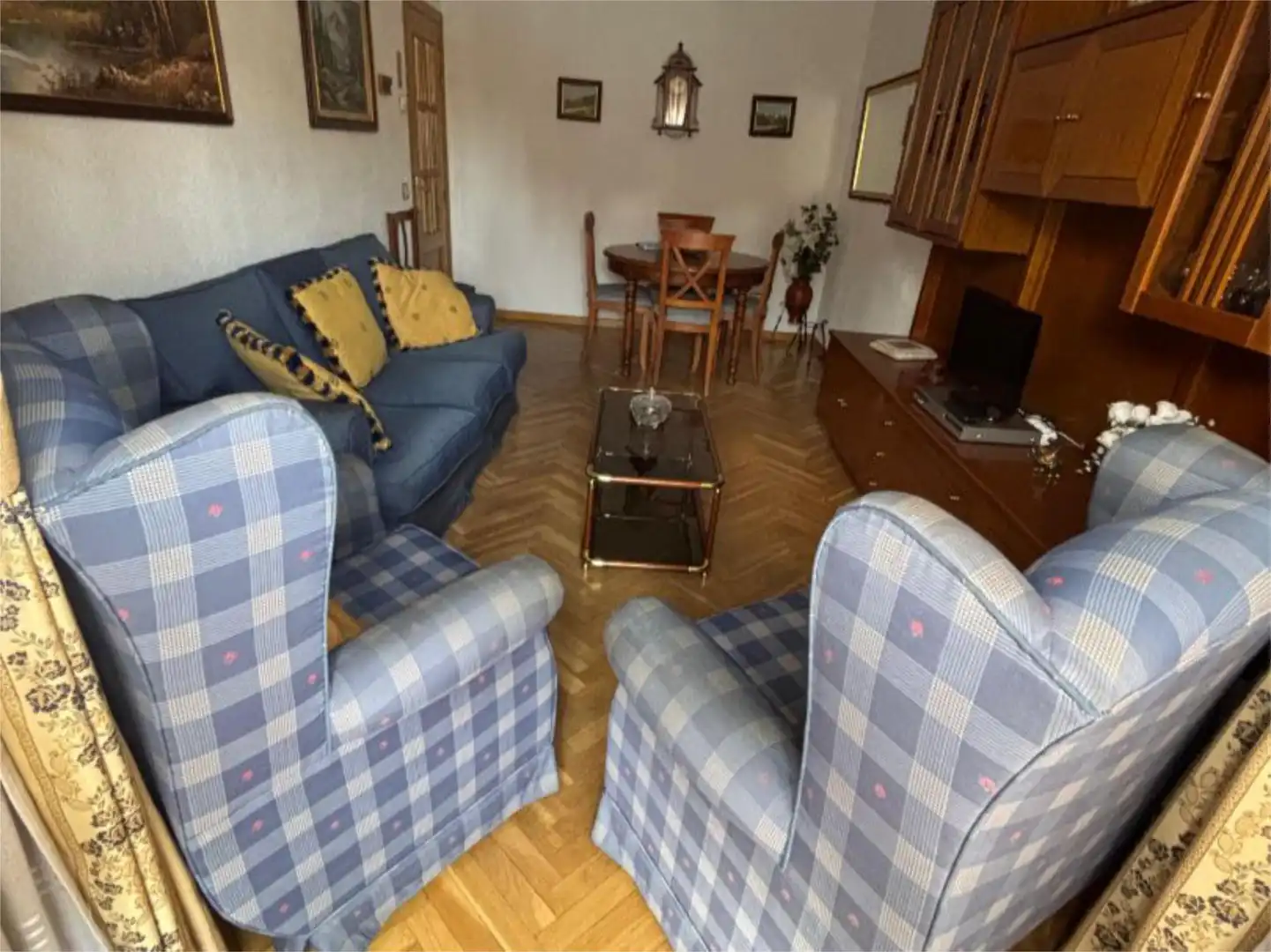 Living room of Flat for sale in Madrid  with Air Conditioner, Heating and Parquet flooring
