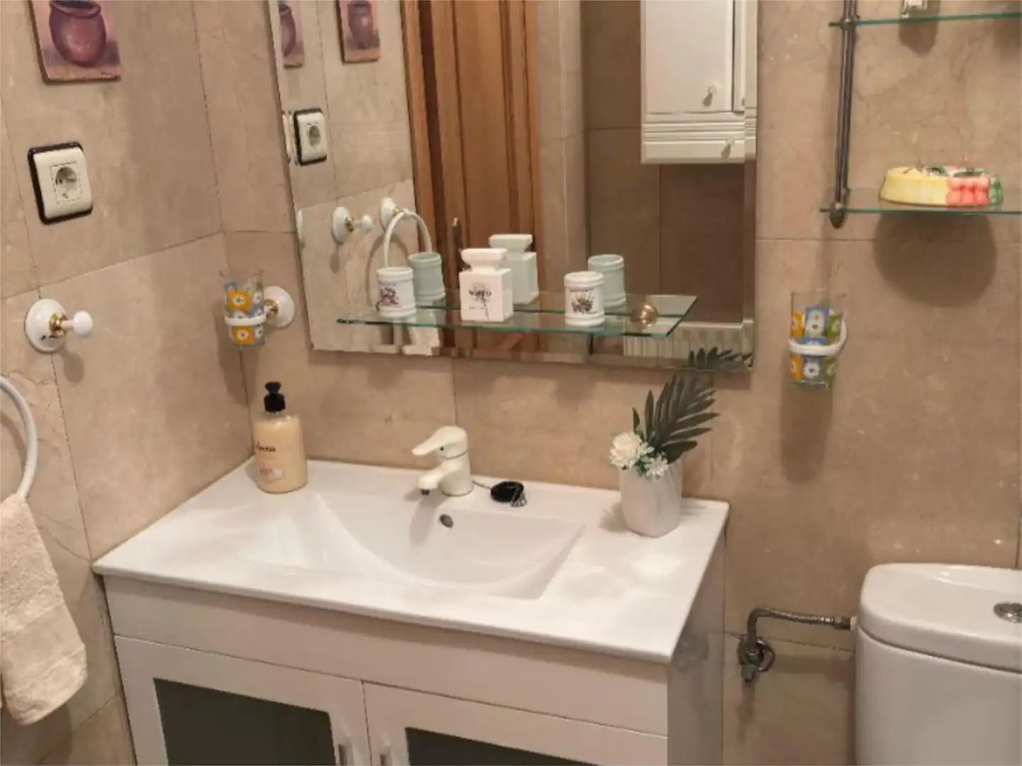 Bathroom of Flat for sale in Madrid  with Air Conditioner, Heating and Parquet flooring