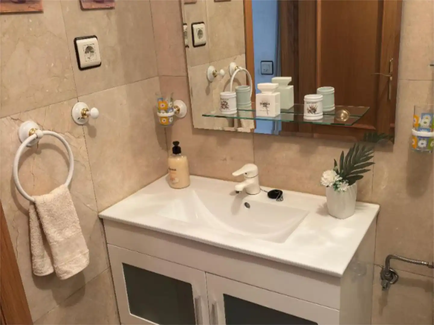 Bathroom of Flat for sale in Madrid  with Air Conditioner, Heating and Parquet flooring
