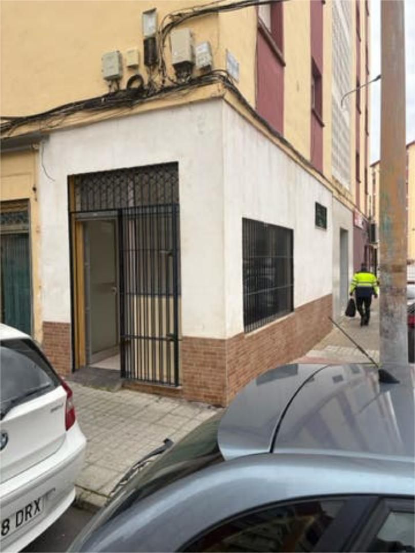 Vista exterior de Local de lloguer en  Huelva Capital