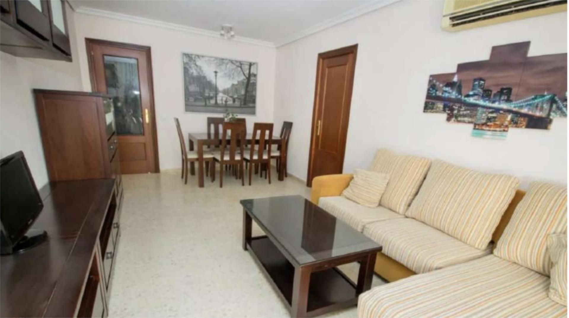 Sala d'estar de Pis per a compartir en  Sevilla Capital amb Terrassa i Moblat