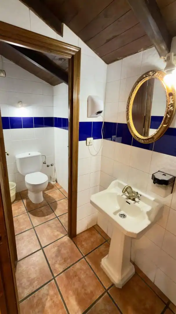 Badezimmer von Geschaftsraum zum Verkauf in Masueco mit Klimaanlage