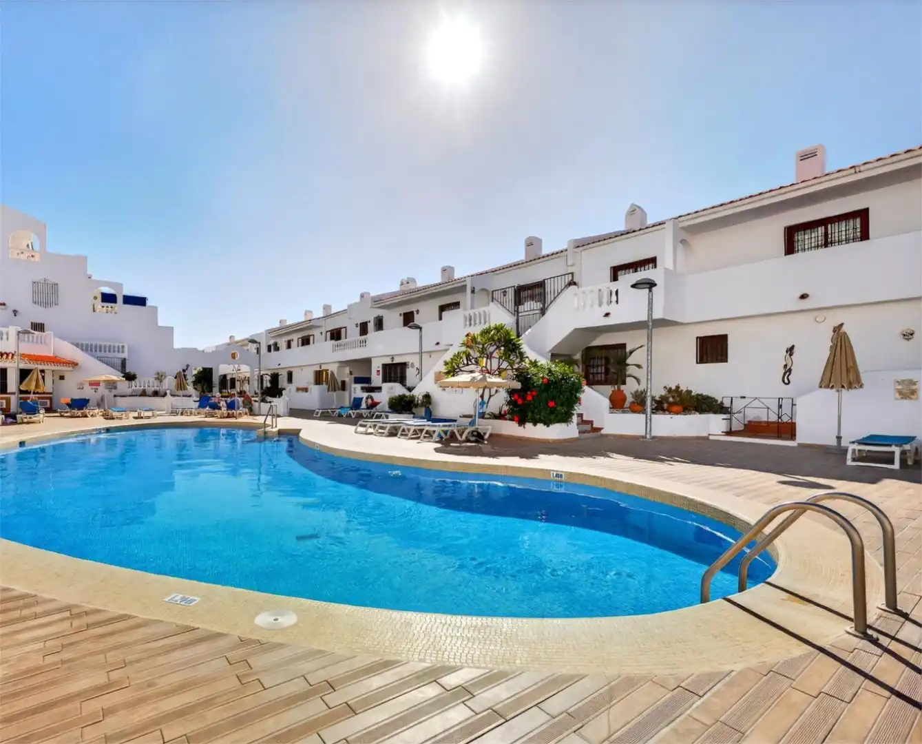 Wohnungen zum Verkauf in Calle Sierra Nevada, 4, Los Cristianos Außenansicht von Wohnungen zum Verkauf in Arona mit Terrasse, Schwimmbad und Balkon