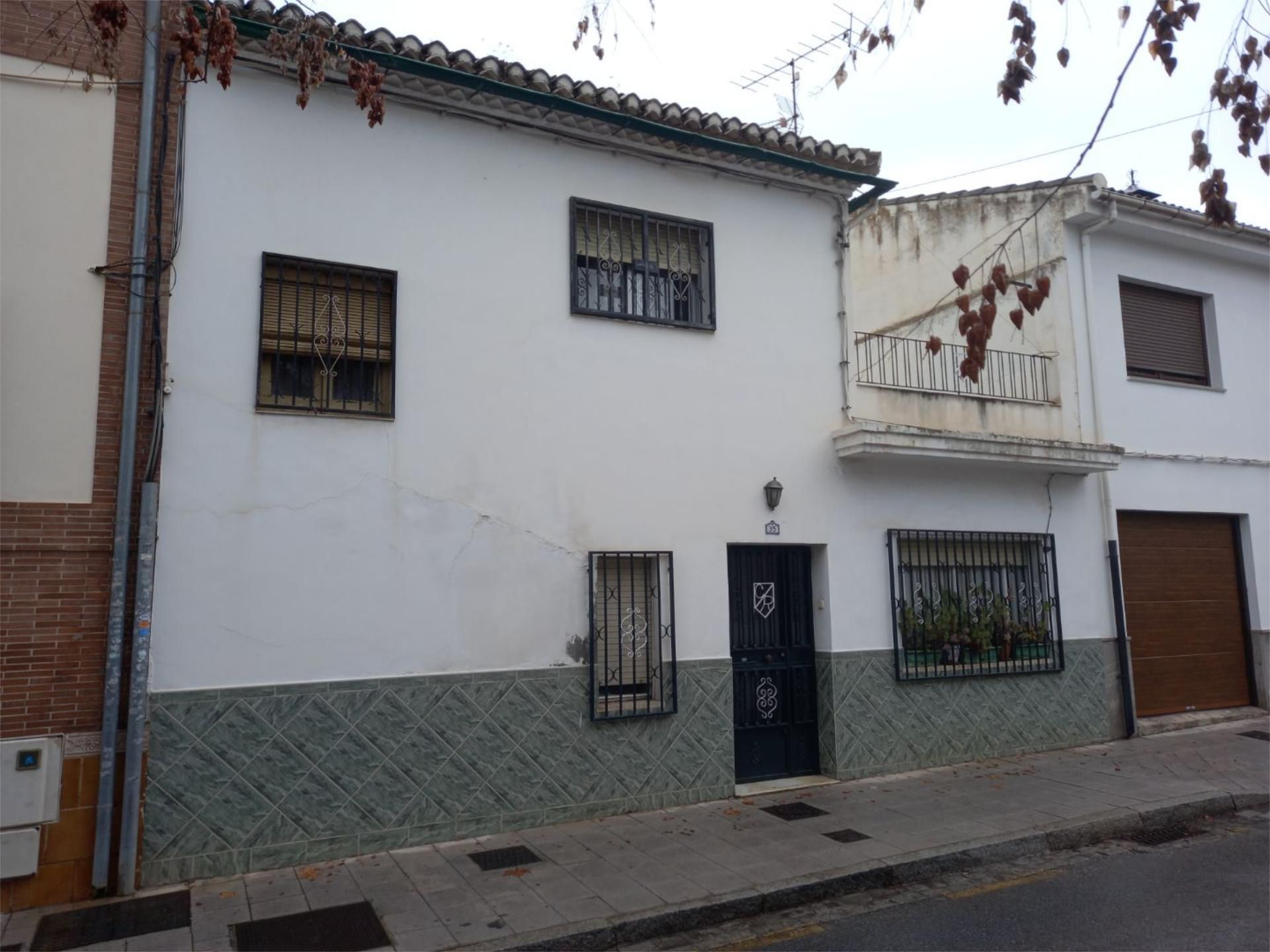 Single-family semi-detached for sale in Calle Antonio Machado, 35, Angustias - Chana - Encina Exterior view of Single-family semi-detached for sale in Granada Capital with Terrace and Swimming Pool