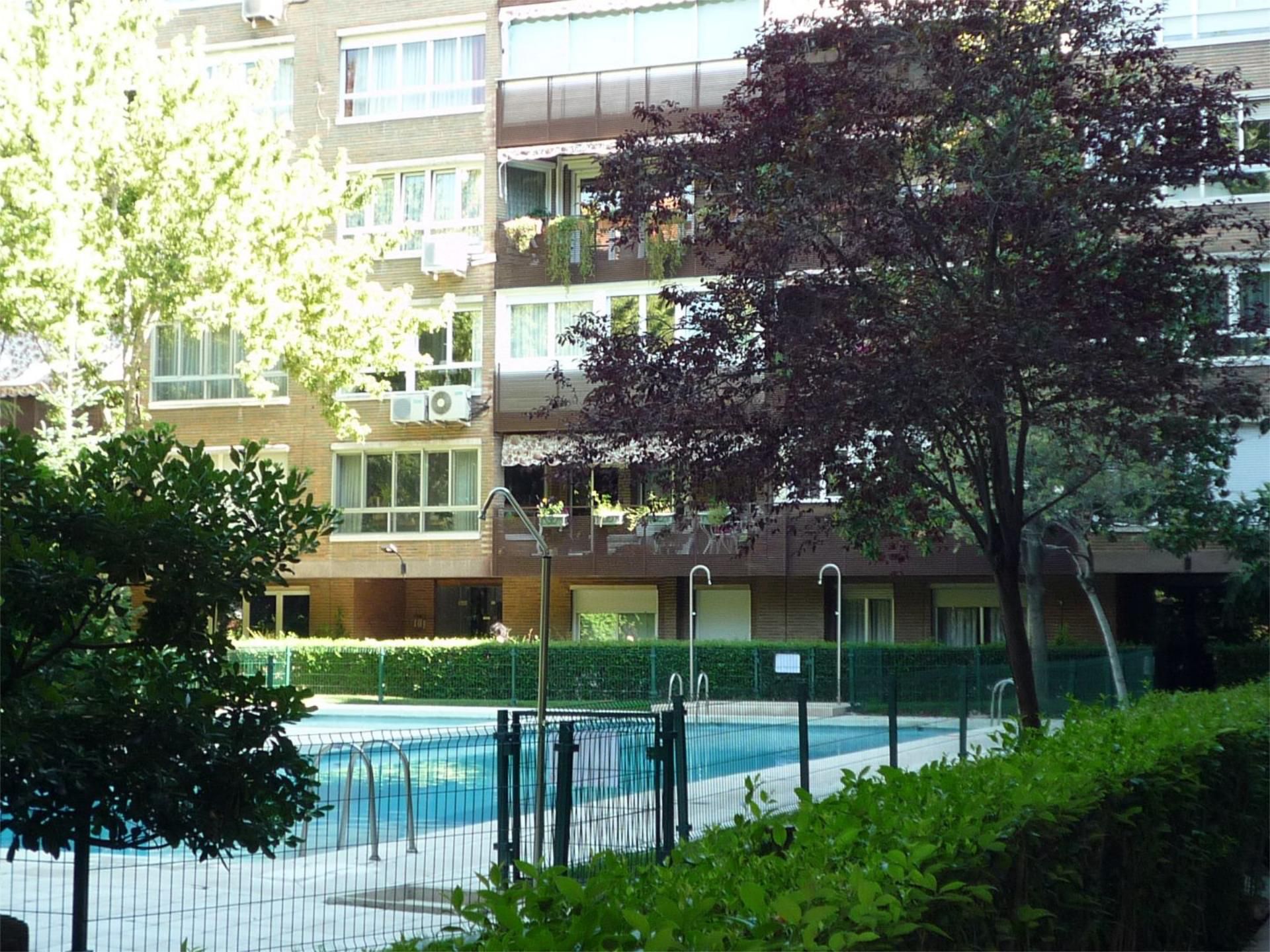 Piscina de Pis de lloguer en  Madrid Capital amb Calefacció, Parquet i Piscina