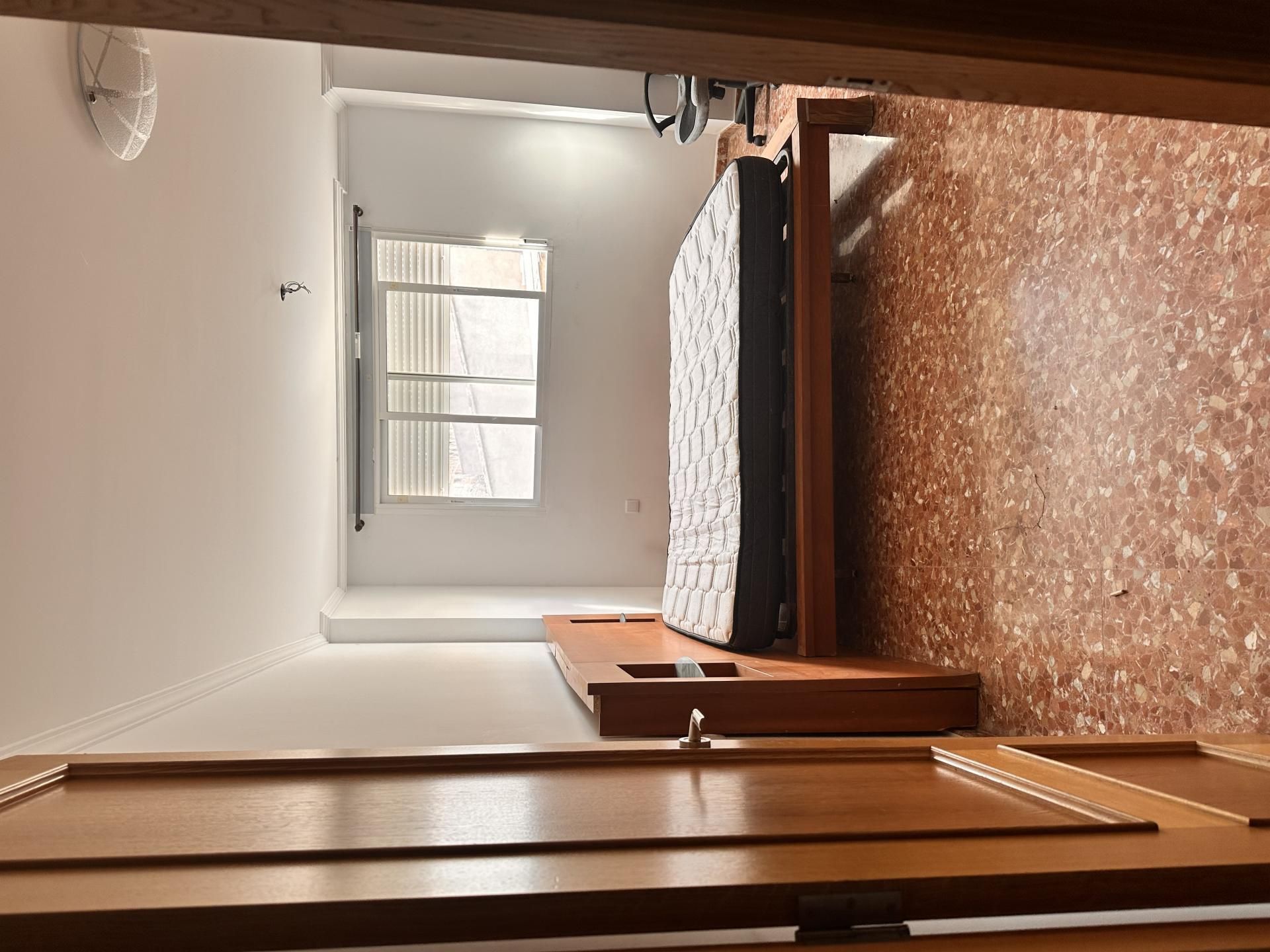 Bedroom of Flat to share in Pedralba  with Furnished