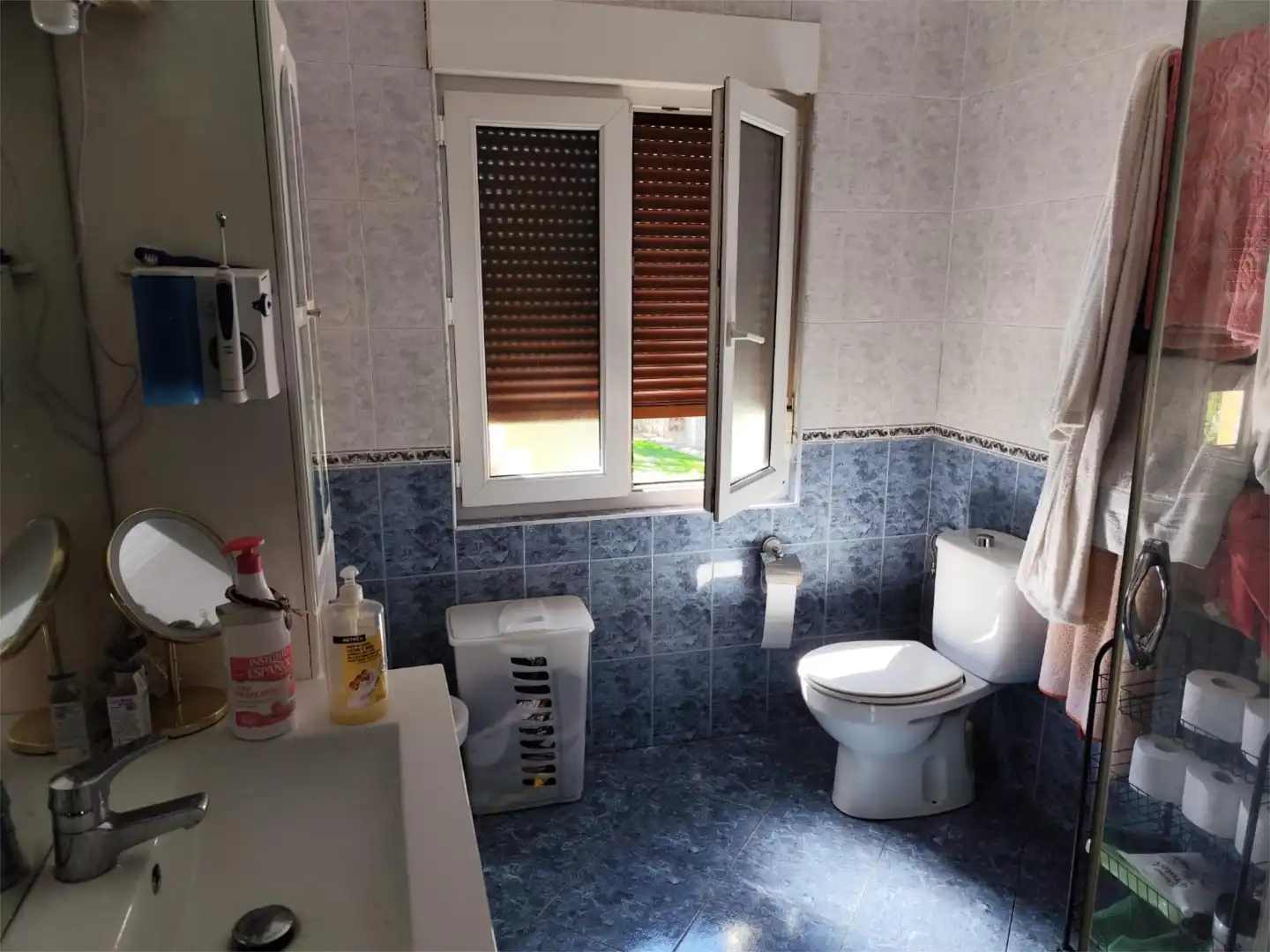 Detached homes for sale in Calle Cine, 7, Santa Marina - Polígono Bathroom of Detached homes for sale in Mieres (Asturias) with Air Conditioner, Heating and Private garden