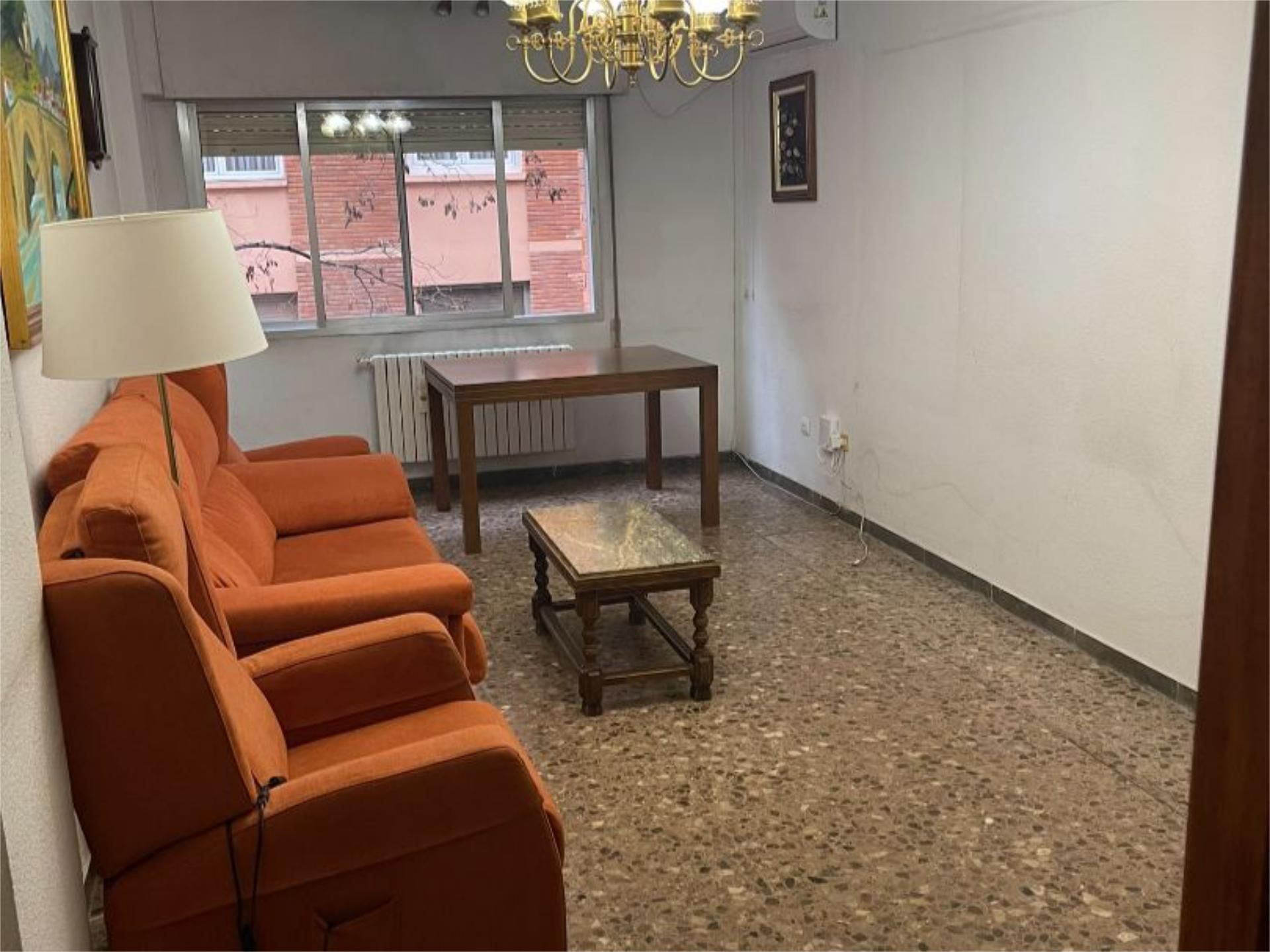 Living room of Flat for sale in  Zaragoza Capital  with Air Conditioner, Heating and Furnished