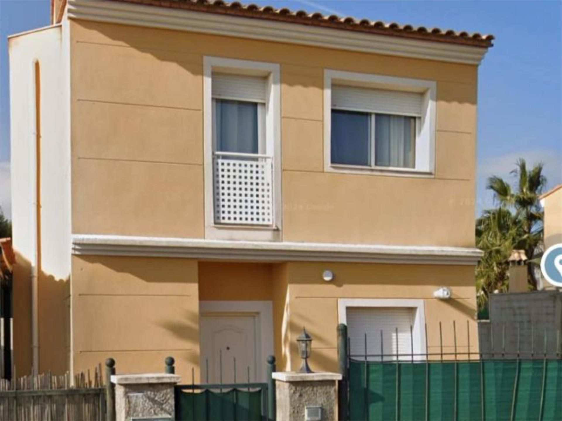 Casa o xalet de lloguer a Carrer del Baix Segura, 17, Urbanizaciones Vista exterior de Casa o xalet de lloguer en Llíria amb Aire condicionat, Terrassa i Piscina