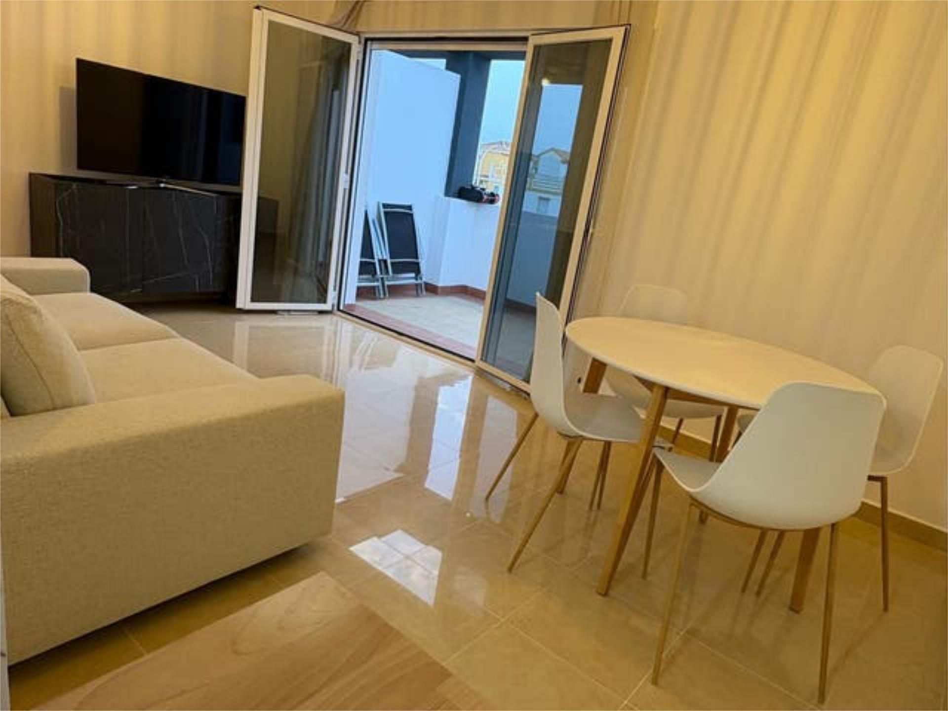 Sala de estar de Apartamento de alquiler en Pulpí con Calefacción, Terraza y Amueblado