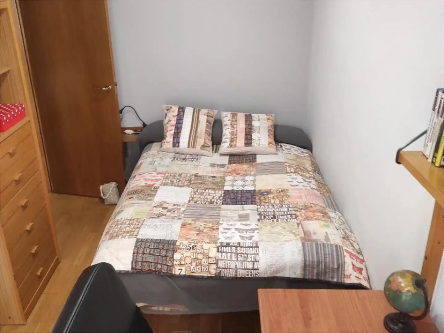 Casa adosada en venta en Calella Habitación de Casa adosada en venta en Calella con Aire acondicionado, Terraza y Piscina