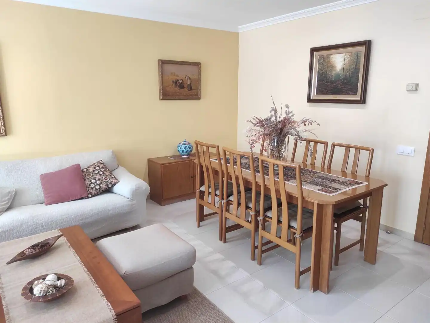 Casa adosada en venta en Calella Comedor de Casa adosada en venta en Calella con Aire acondicionado, Terraza y Piscina