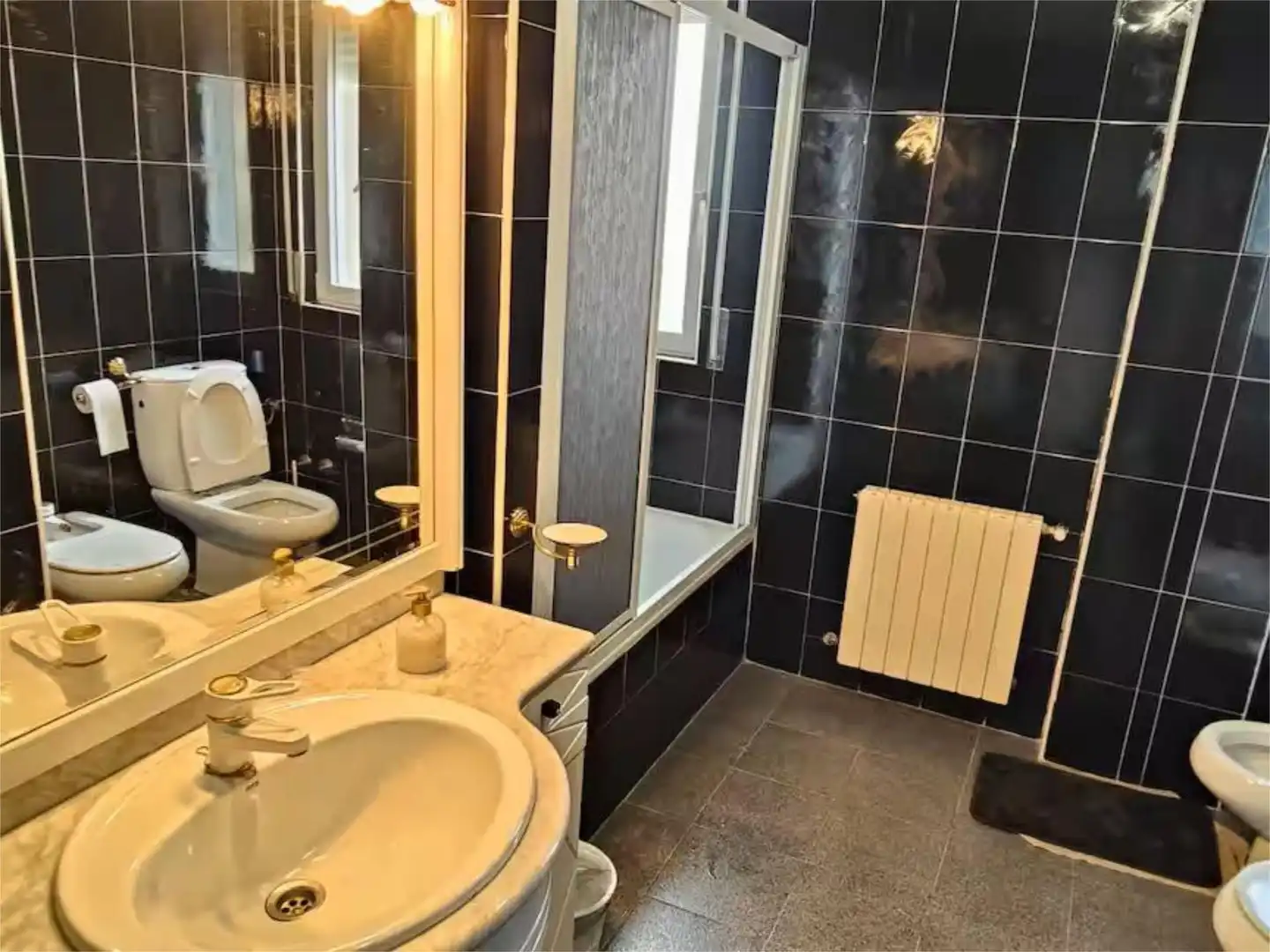 Baño de Casa o chalet en venta en Calzada de Valdunciel con Terraza, Piscina y Balcón