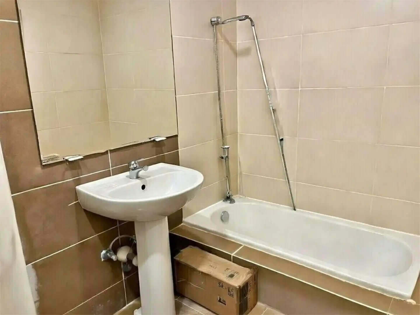 Piso en venta en Calle Los Chopos, 5, Villarcayo de Merindad de Castilla la Vieja Baño de Piso en venta en Villarcayo de Merindad de Castilla la Vieja con Calefacción, Terraza y Piscina