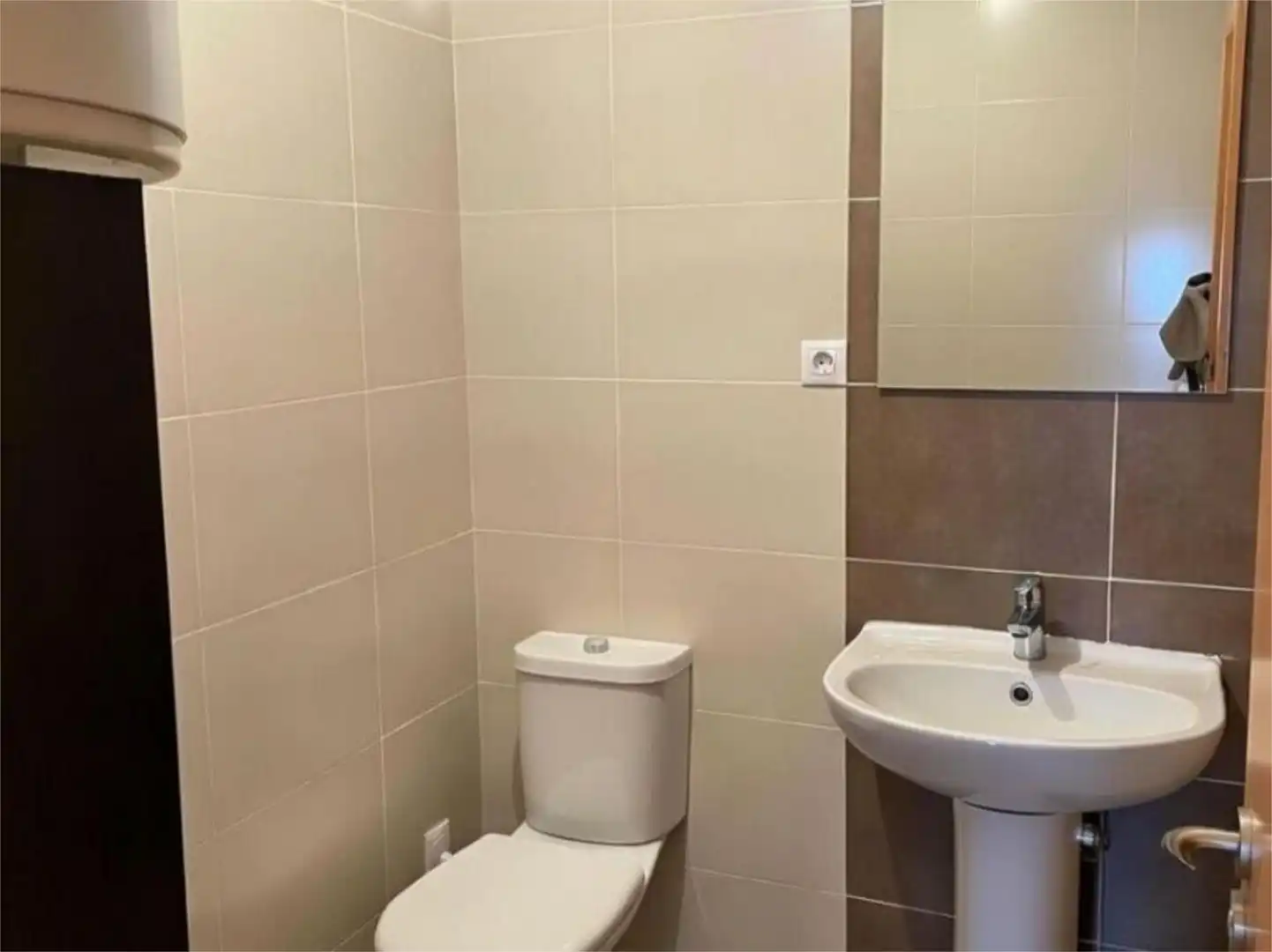 Piso en venta en Calle Los Chopos, 5, Villarcayo de Merindad de Castilla la Vieja Baño de Piso en venta en Villarcayo de Merindad de Castilla la Vieja con Calefacción, Terraza y Piscina