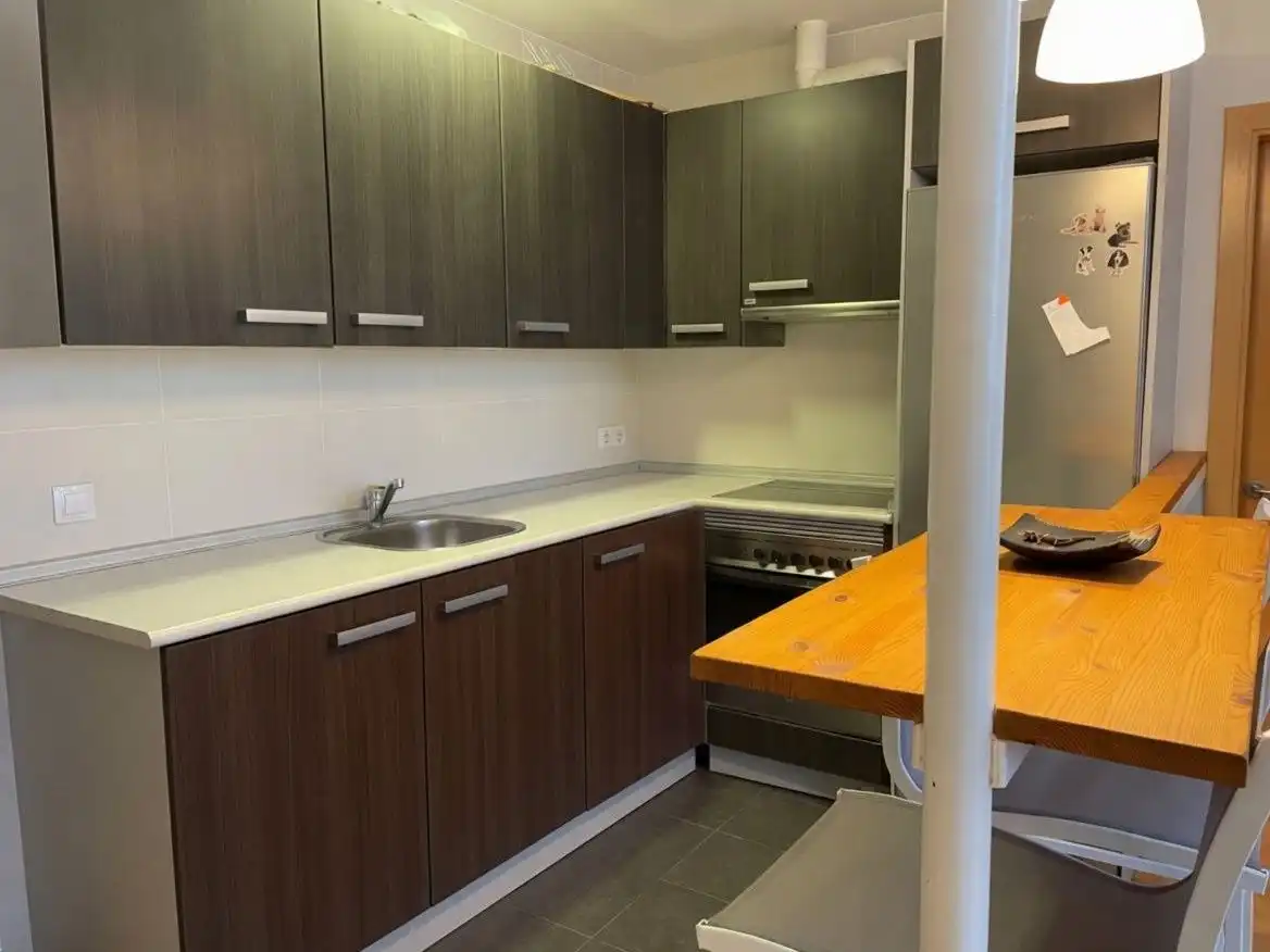Piso en venta en Calle Los Chopos, 5, Villarcayo de Merindad de Castilla la Vieja Cocina de Piso en venta en Villarcayo de Merindad de Castilla la Vieja con Calefacción, Terraza y Piscina