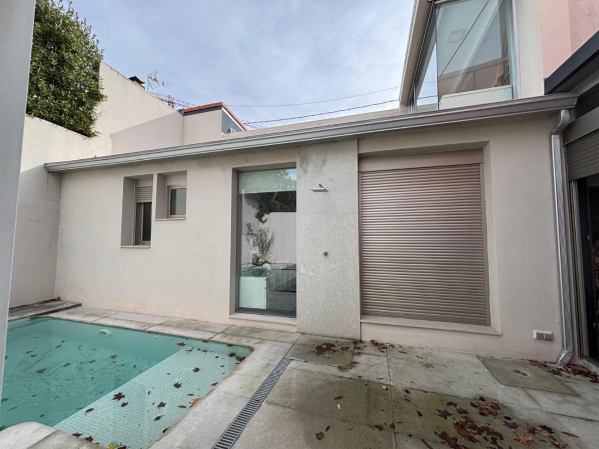 Casa o xalet de lloguer a Calle de Mesena, 86, Pinar del Rey Vista exterior de Casa o xalet de lloguer en Madrid Capital amb Aire condicionat, Calefacció i Jardí privat