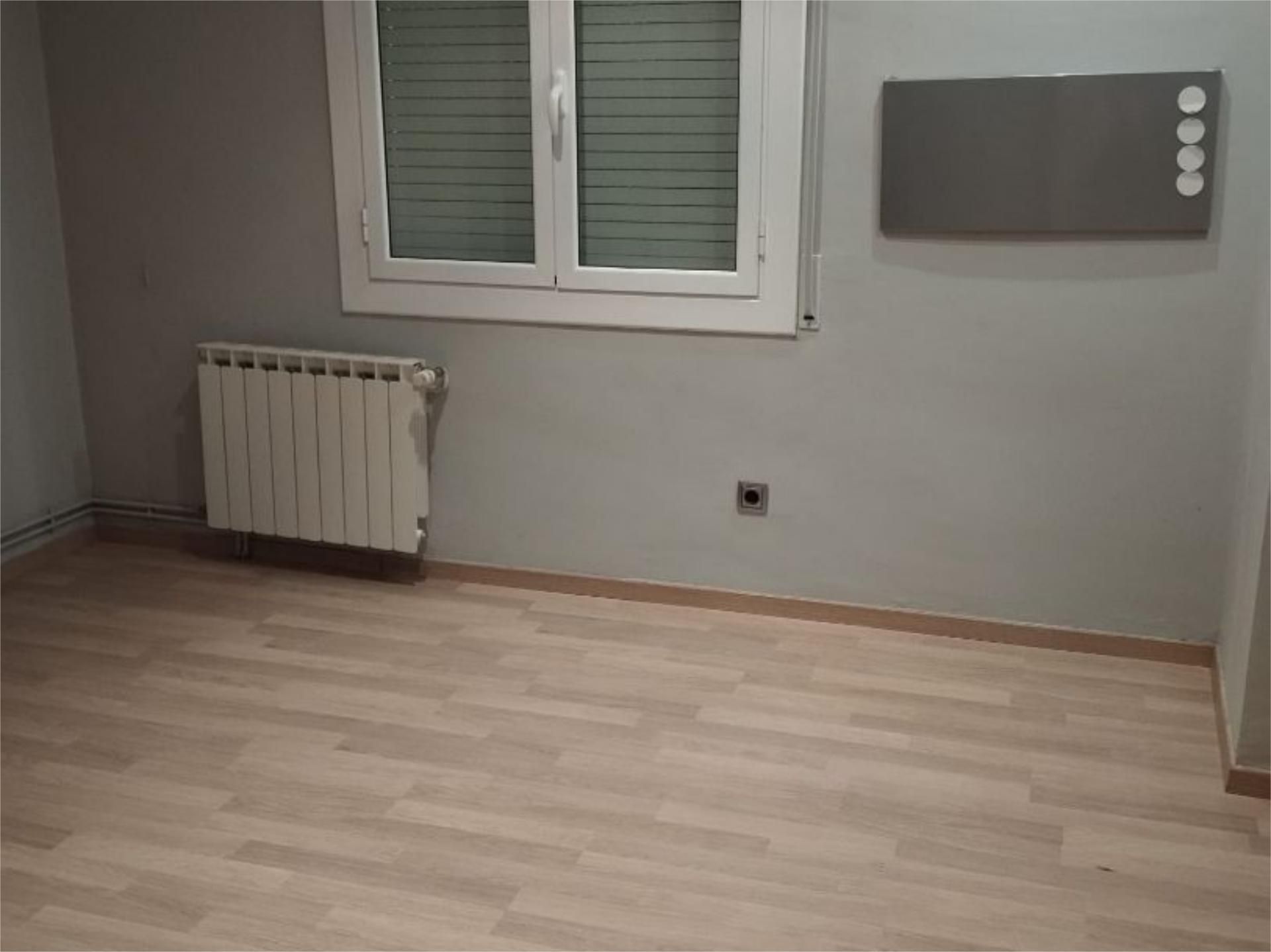 Dormitori de Casa adosada per a compartir en Sant Iscle de Vallalta amb Calefacció, Parquet i Moblat