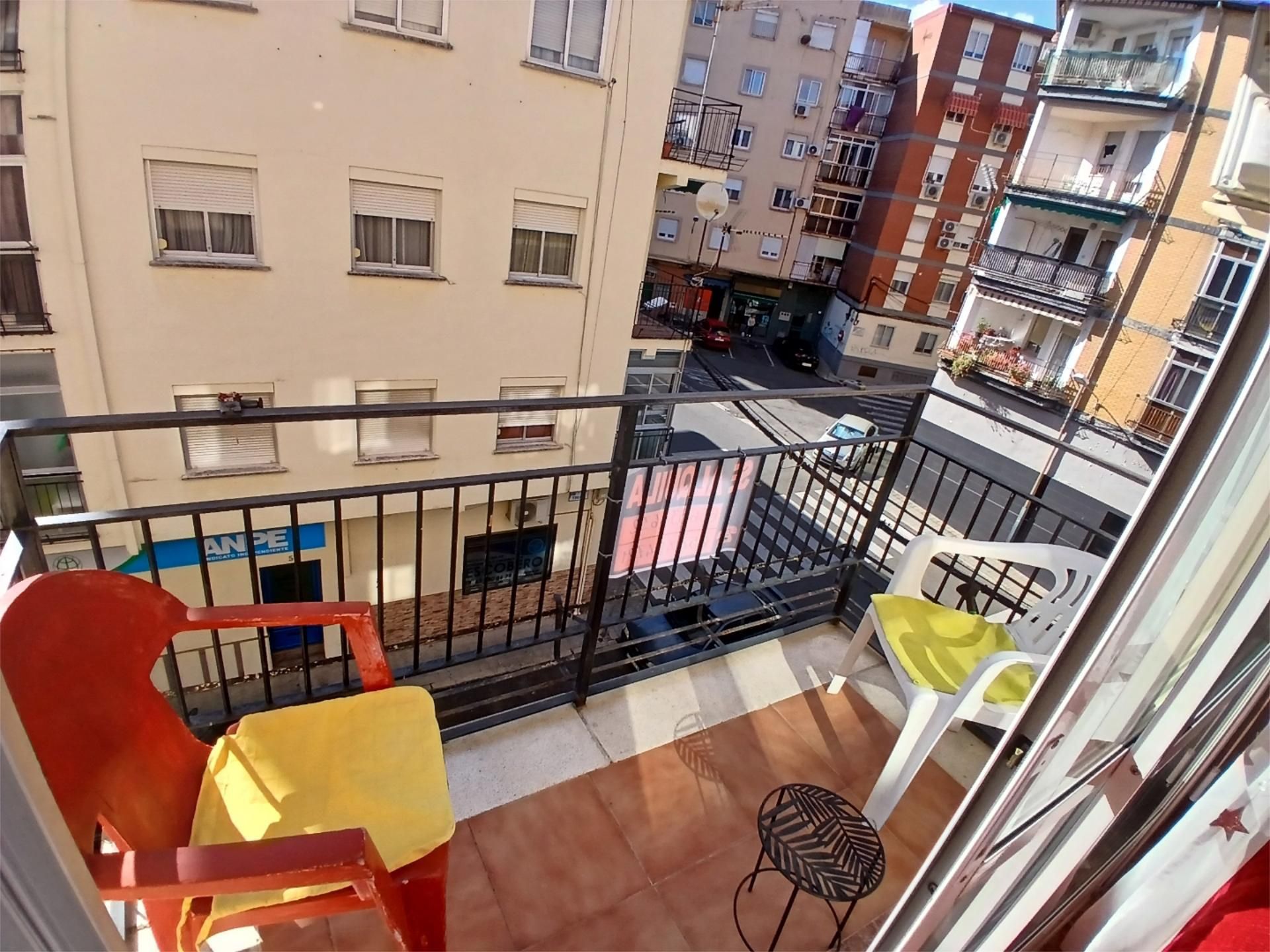Flat to rent in Calle Doña María la Brava, 6, Miralvalle - Av. Virgen del Puerto - La Data