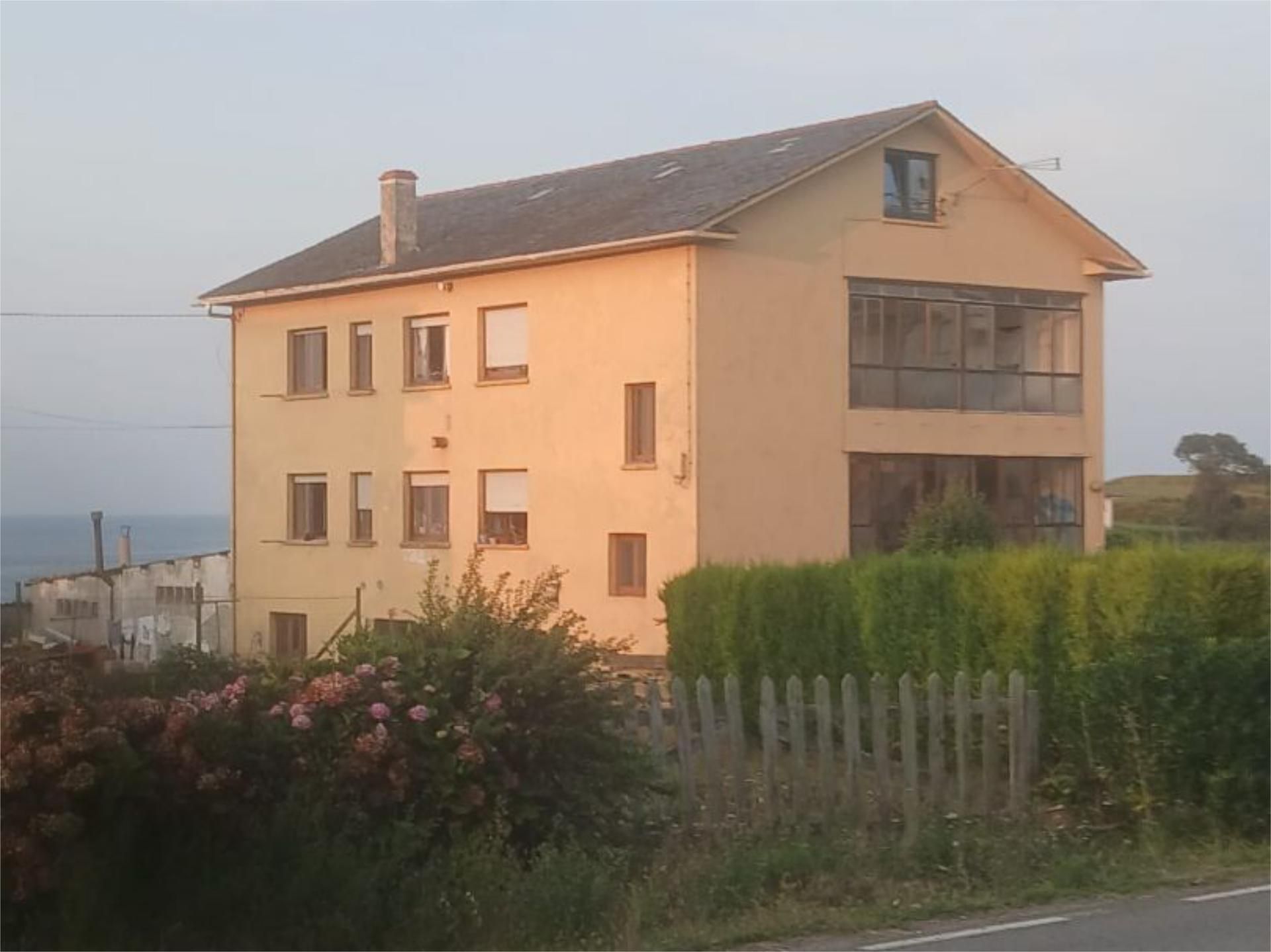 Vista exterior de Piso en venta en Tapia de Casariego con Terraza