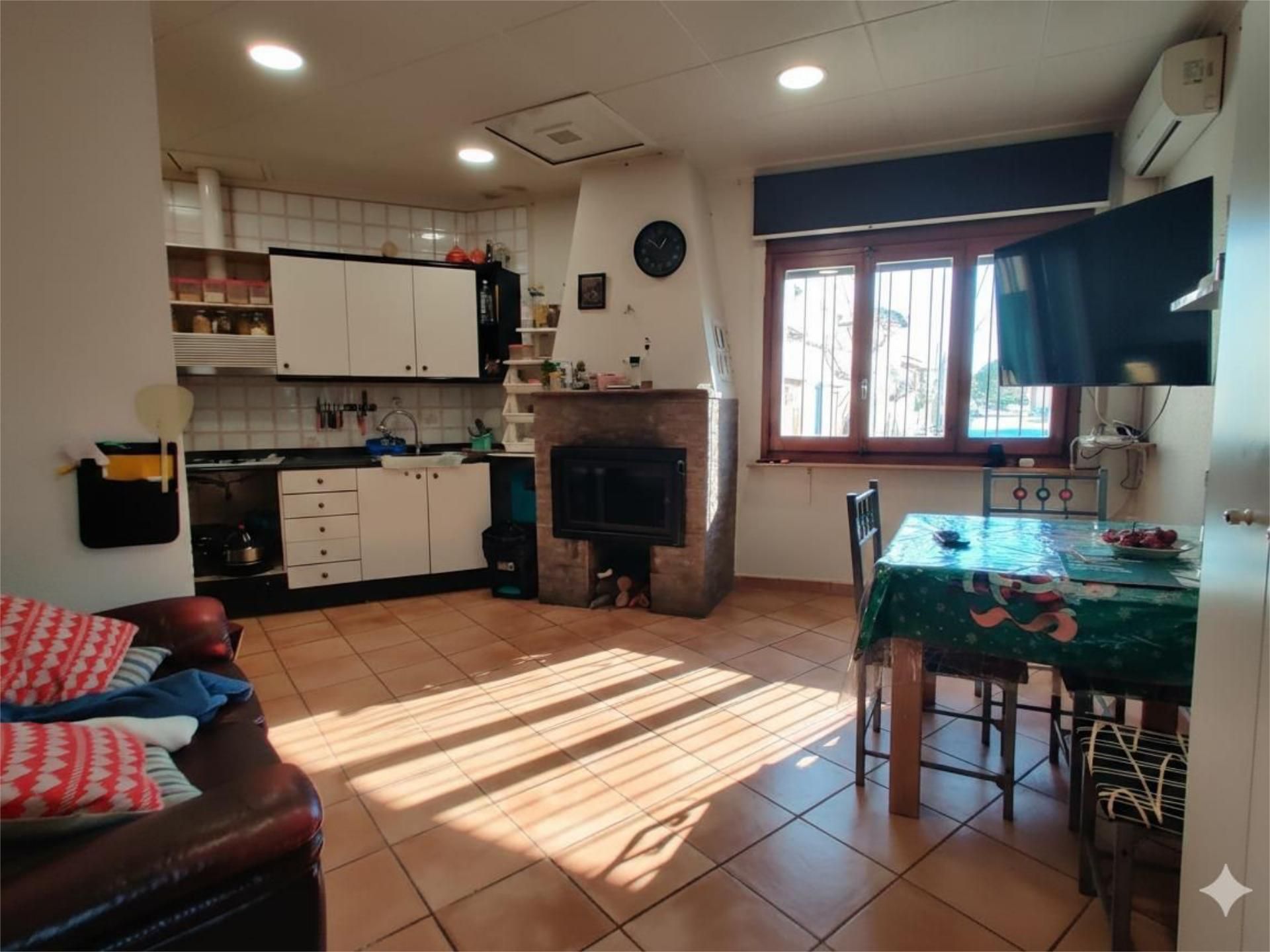 Single-family semi-detached for sale in Avenida Goya, 41, Binaced Kitchen of Single-family semi-detached for sale in Binaced