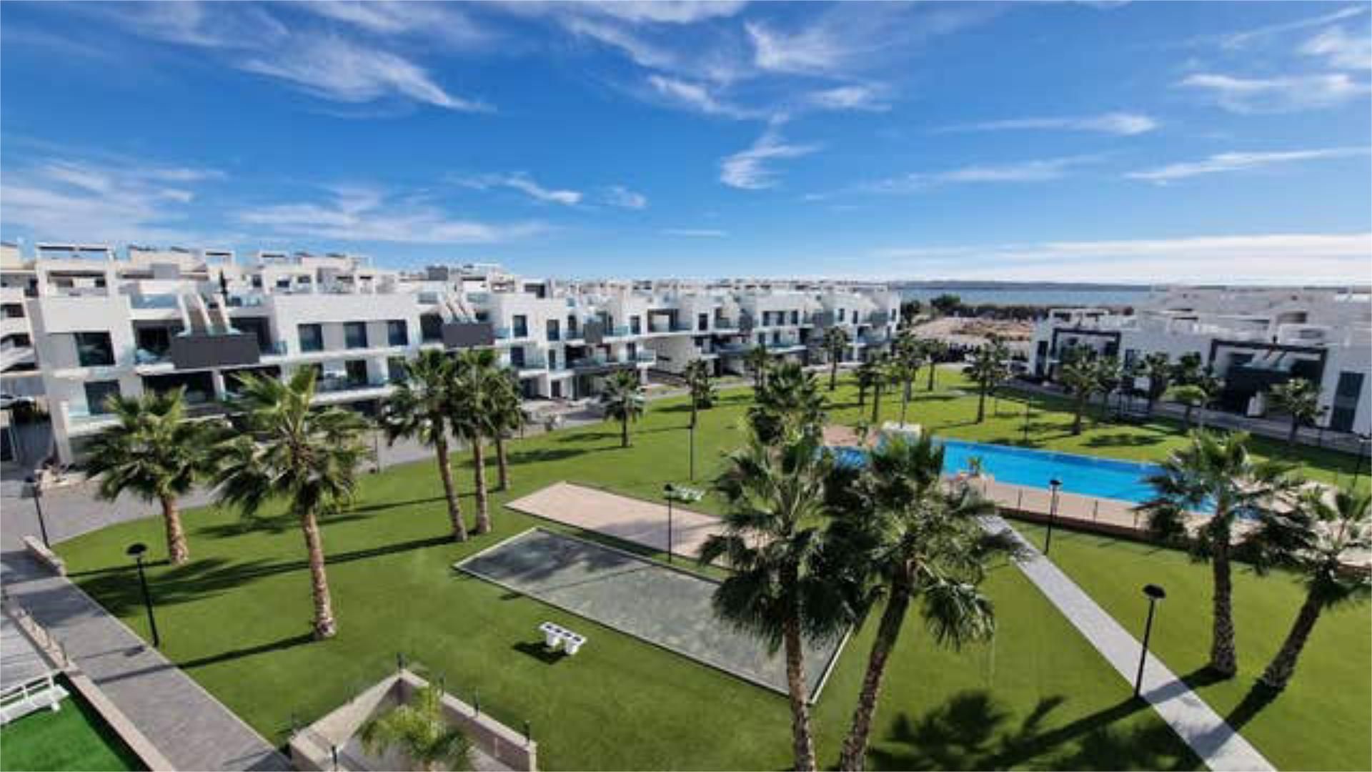 Vista exterior de Apartament en venda en Guardamar del Segura amb Terrassa i Piscina