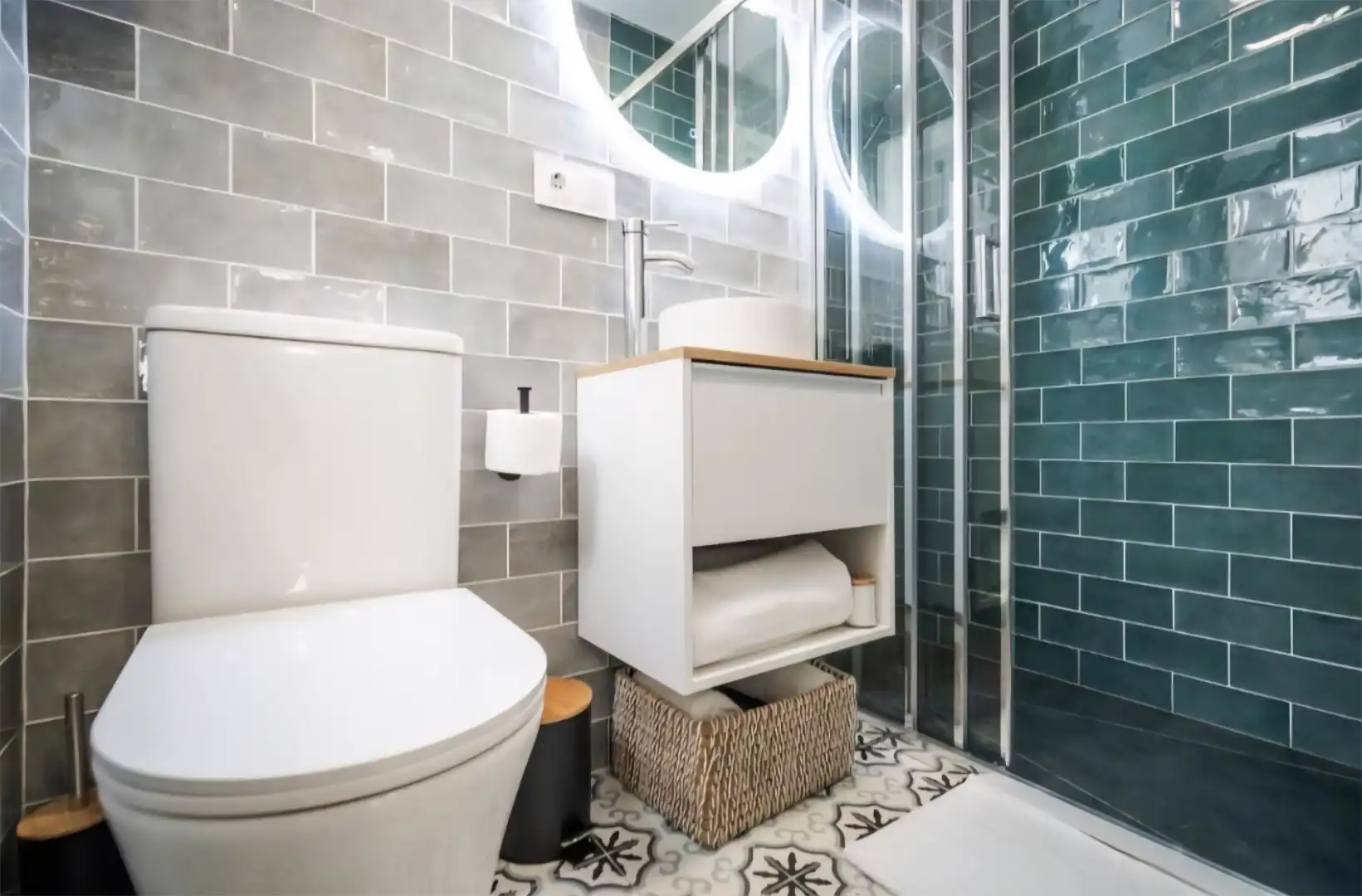 Study for sale in Calle Bodega de Triana, 20, Vejer Bathroom of Study for sale in Vejer de la Frontera with Furnished, Washing machine and Microwave