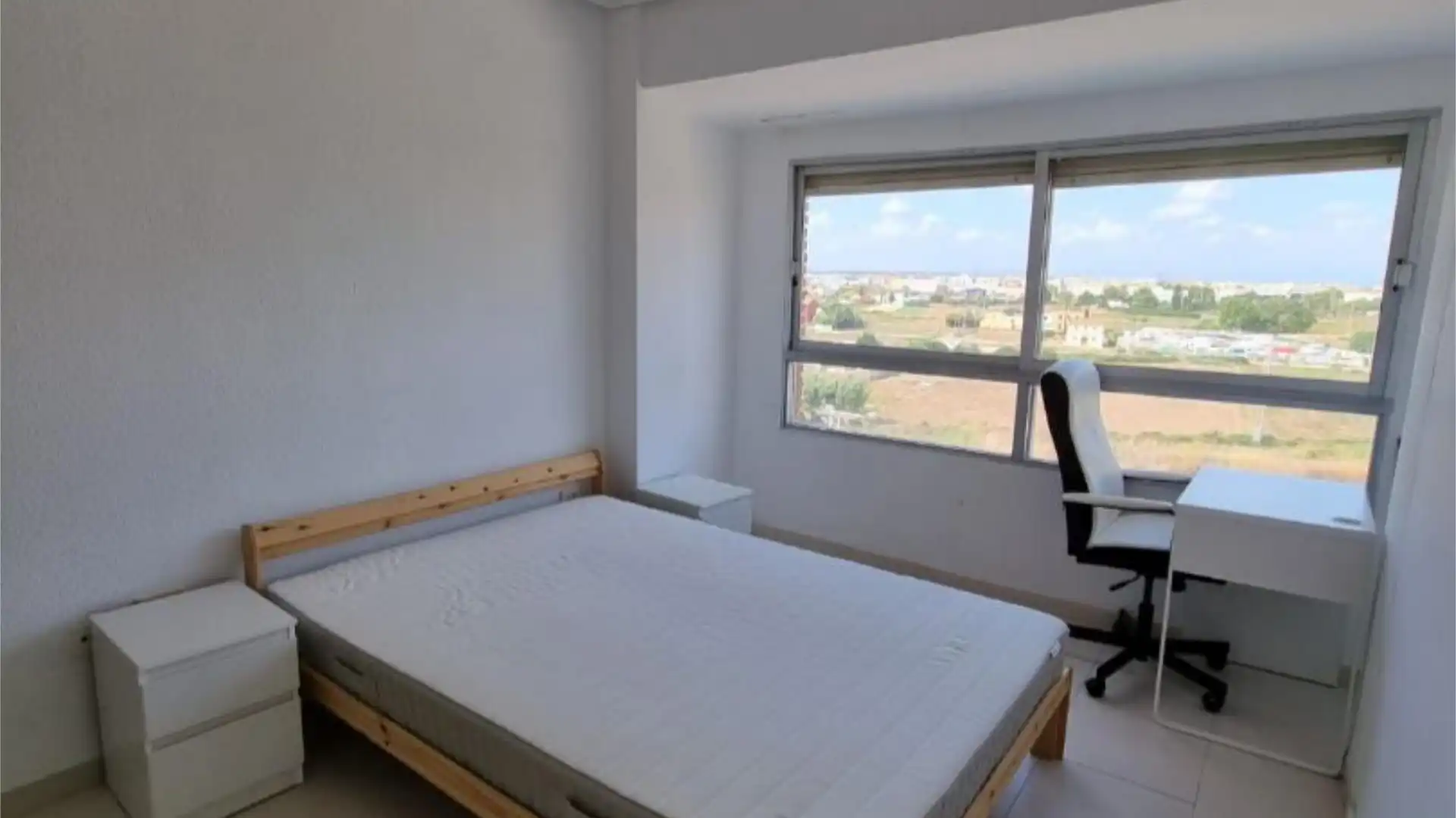 Habitación en Avinguda Real de Madrid, Faitanar Habitación de Piso para compartir en Valencia Capital con Aire acondicionado, Calefacción y Amueblado