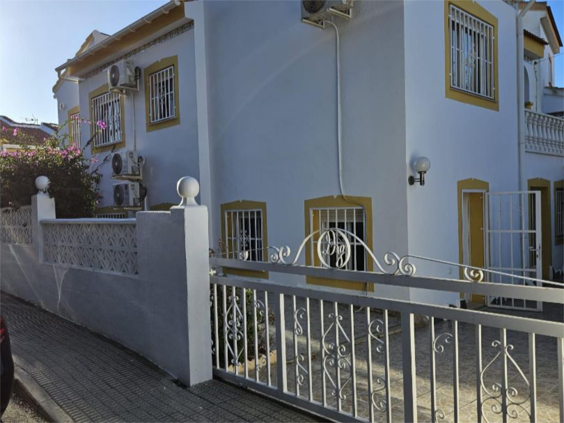 Vista exterior de Casa o xalet de lloguer en Algorfa