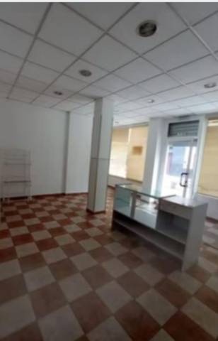 Local comercial en Alquiler en Calle Pintor Matisse, 8 en Viñuela - Rescatado