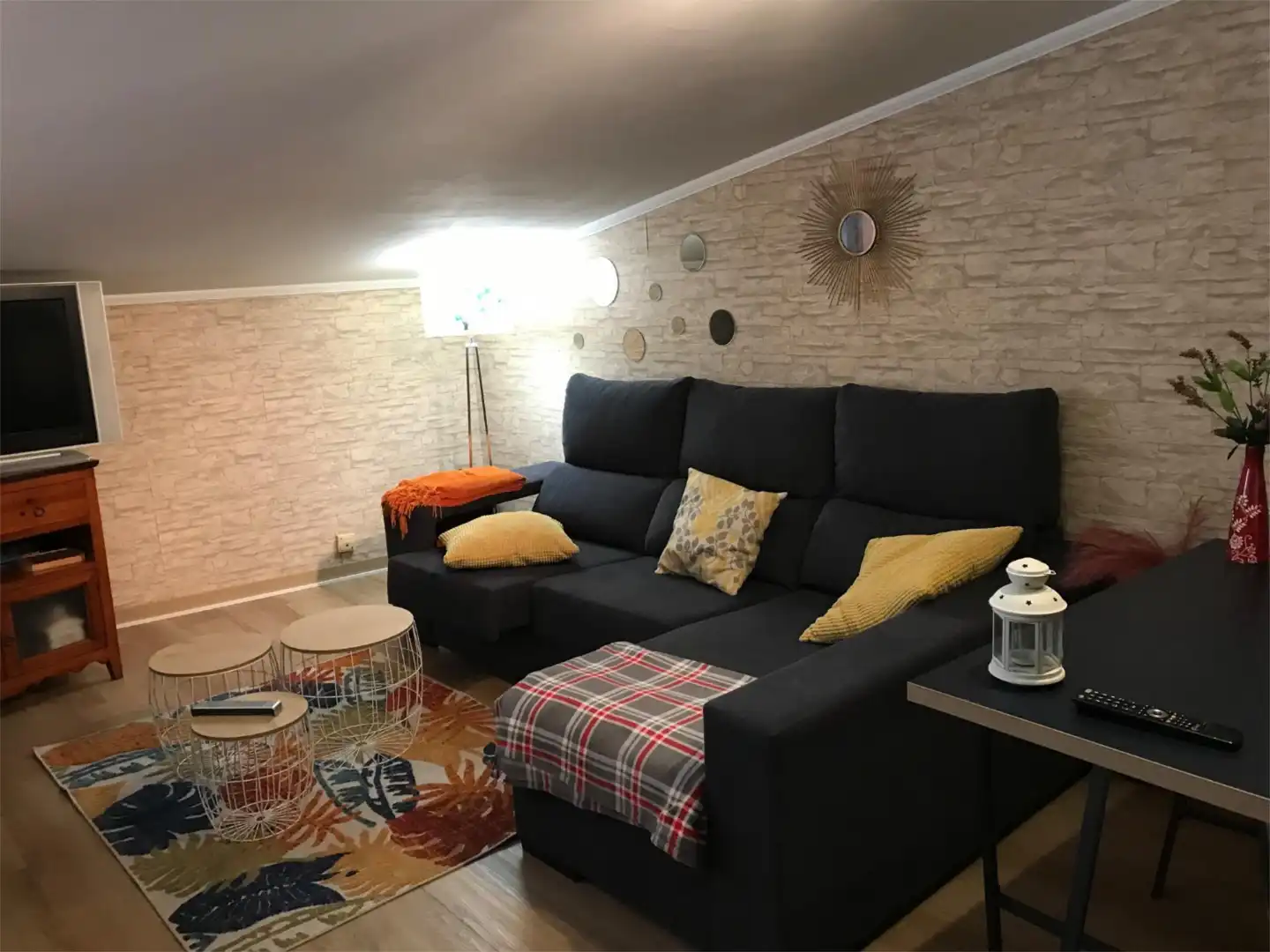 Sala d'estar de Pis de lloguer en Santiago de Compostela  amb Calefacció, Terrassa i Moblat