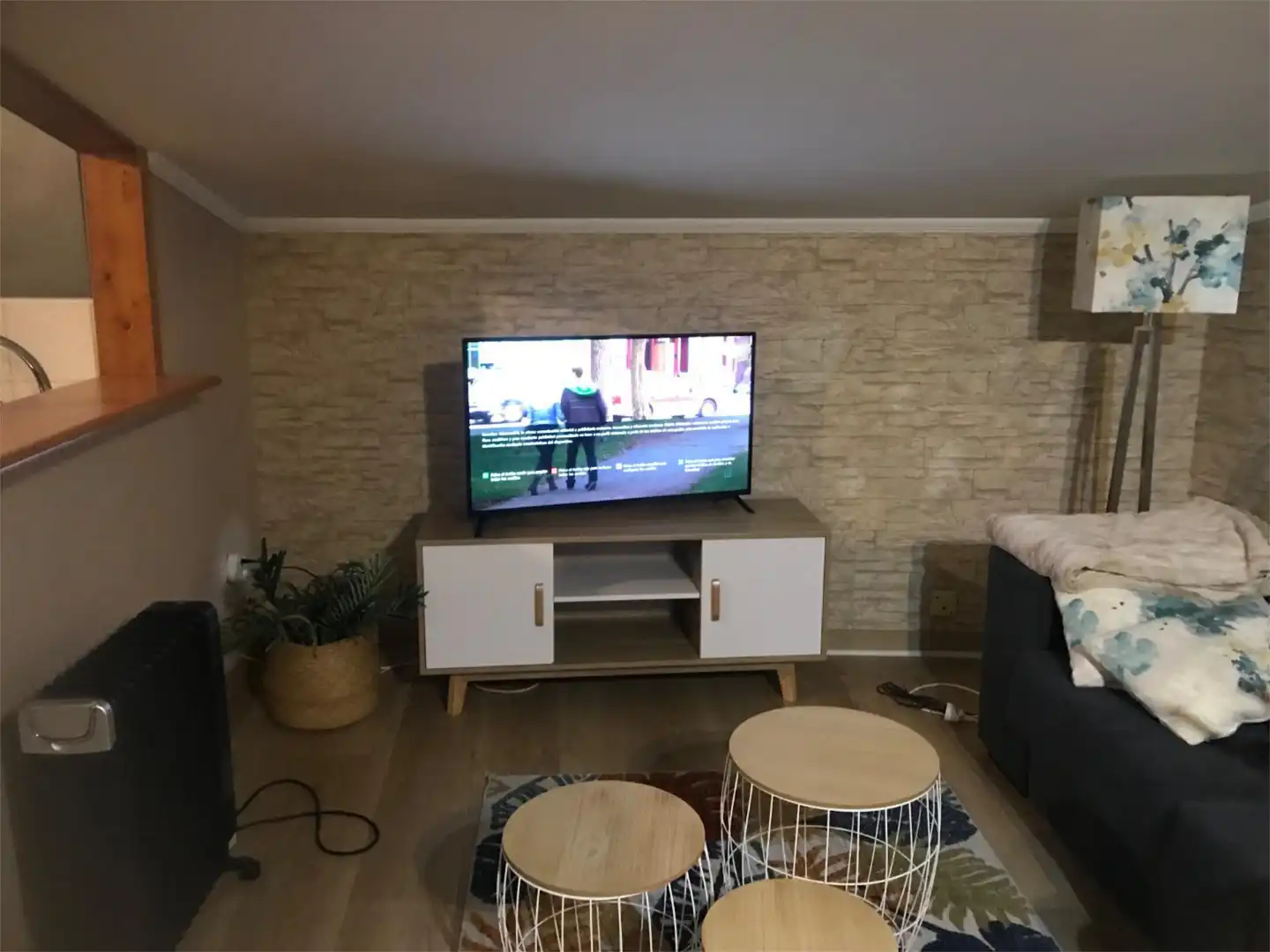 Sala d'estar de Pis de lloguer en Santiago de Compostela  amb Calefacció, Terrassa i Moblat