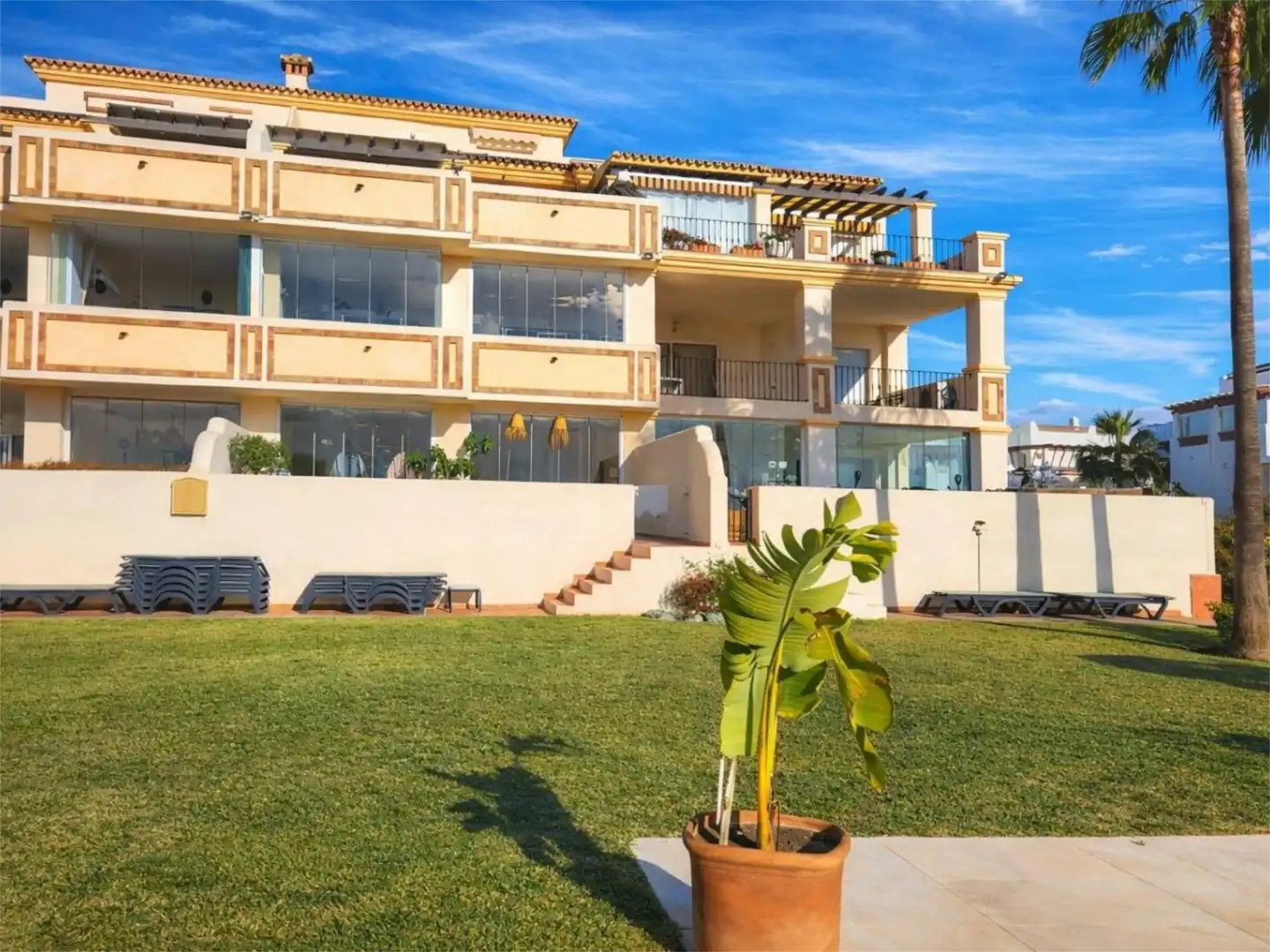 Garten von Wohnung zum Verkauf in Estepona mit Klimaanlage, Terrasse und Schwimmbad