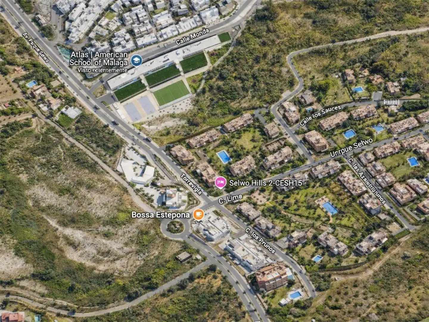 Außenansicht von Wohnung zum Verkauf in Estepona mit Klimaanlage, Terrasse und Schwimmbad