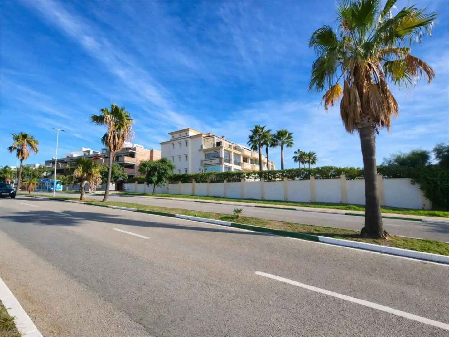 Außenansicht von Wohnung zum Verkauf in Estepona mit Klimaanlage, Terrasse und Schwimmbad