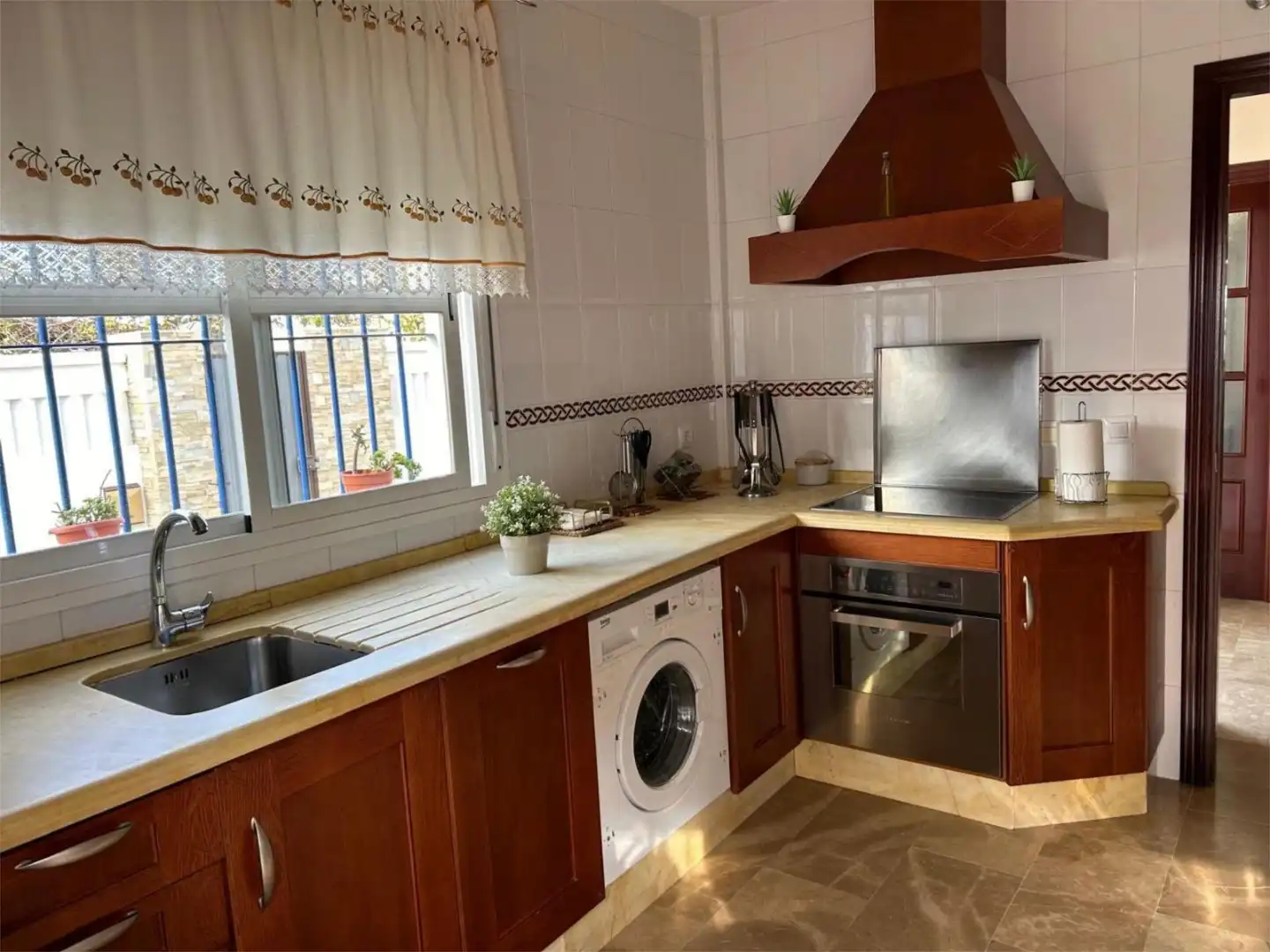 Küche von Einfamilien-Reihenhaus zum Verkauf in Chiclana de la Frontera
