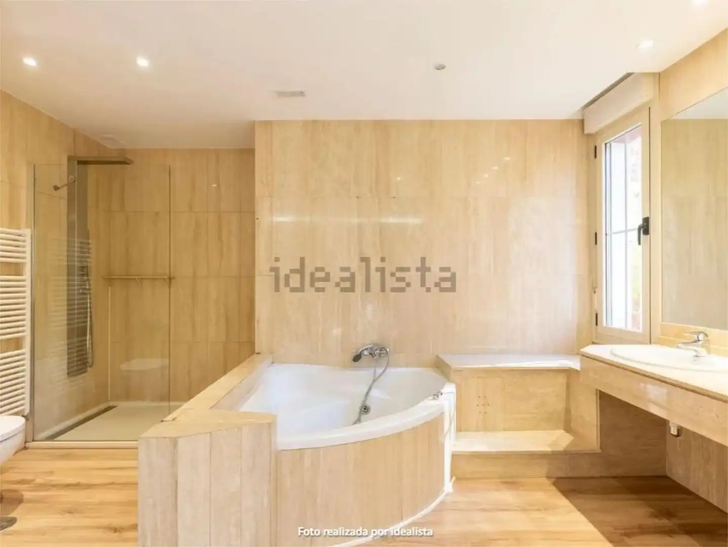Bany de Pis en venda en  Madrid Capital amb Aire condicionat