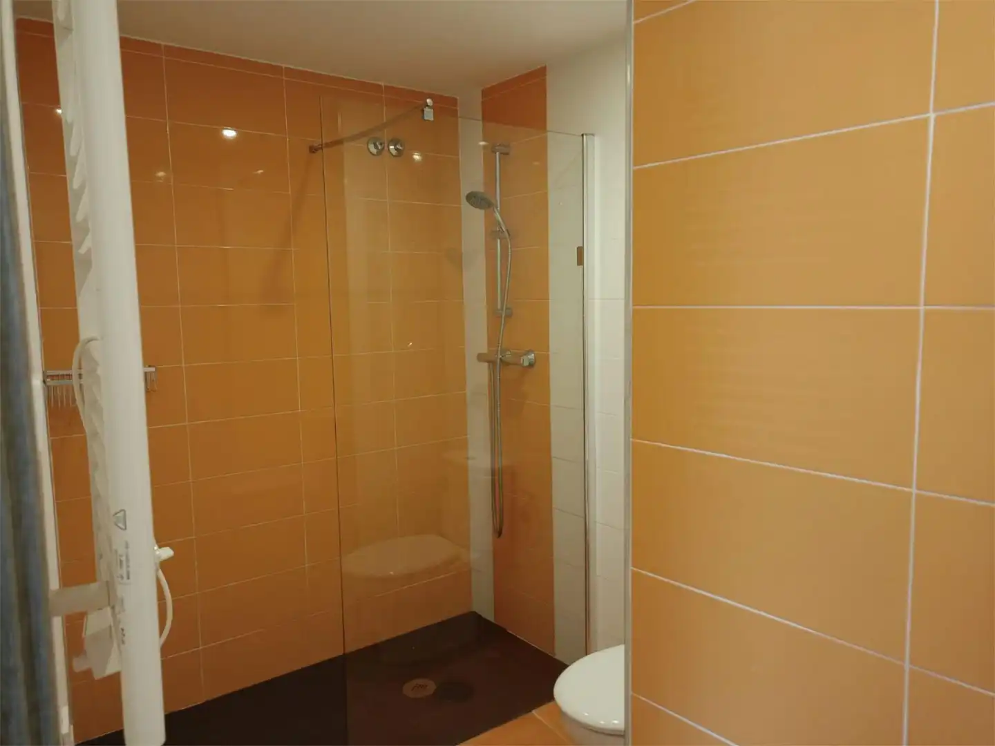 Piso en venta en Avenida de América, 2, San Ginés Baño de Piso en venta en Cartagena con Terraza, Balcón y Videoportero
