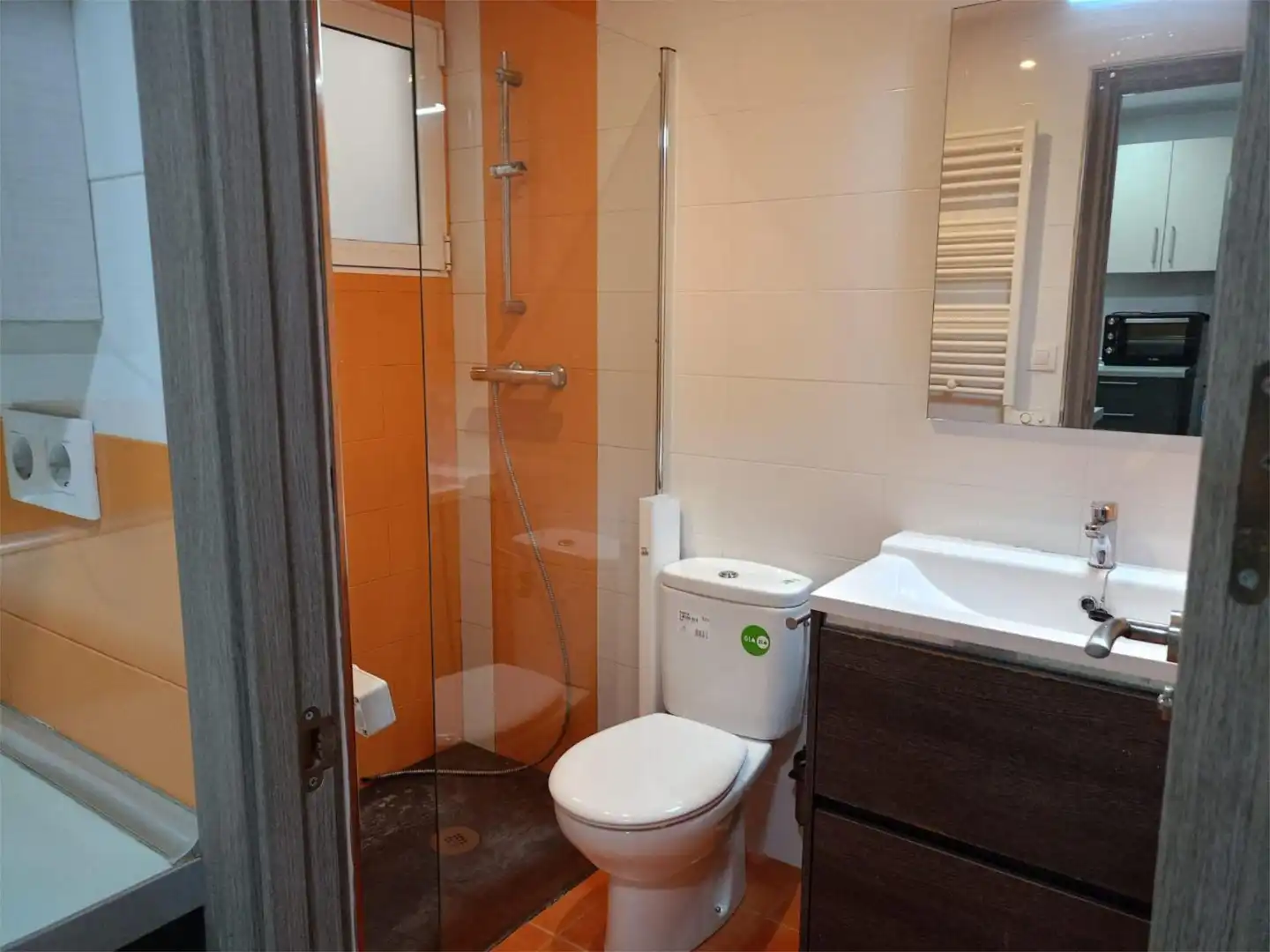 Piso en venta en Avenida de América, 2, San Ginés Baño de Piso en venta en Cartagena con Terraza, Balcón y Videoportero