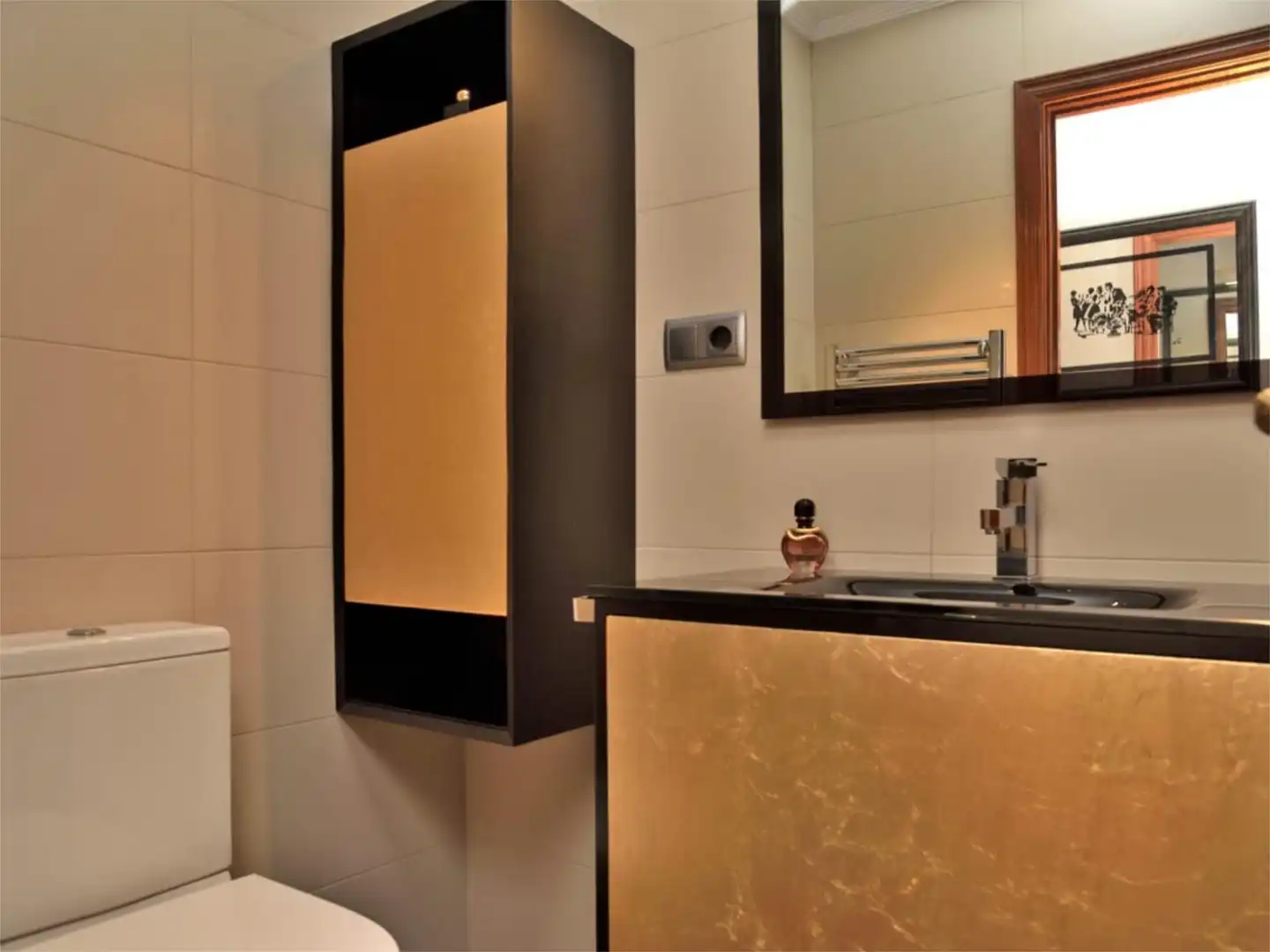 Room in Avenida Alfonso Rodríguez Castelao, 24, As Lagoas Bathroom of Flat for share in Ourense Capital