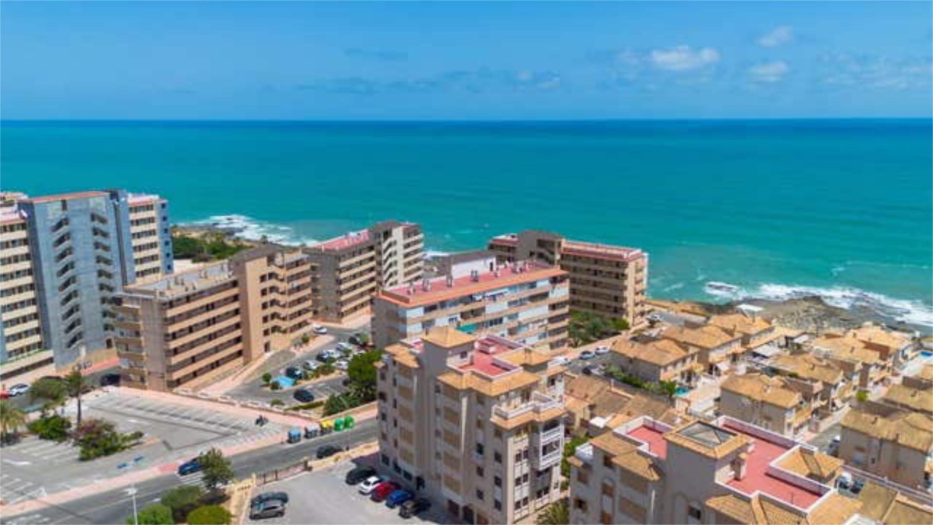 Vista exterior de Casa adosada en venta en Torrevieja