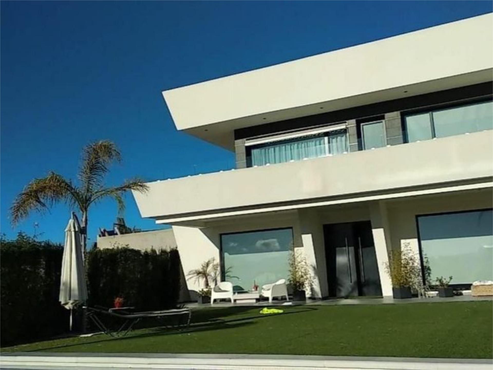 Exterior view of House or chalet for sale in Baena  with Terrace, Swimming Pool and Balcony