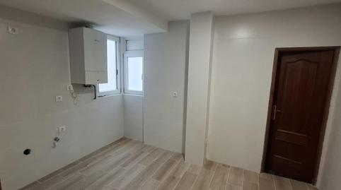 Photo 5 of Flat for sale in Calle de Camarena, 234, Aluche,  Madrid Capital