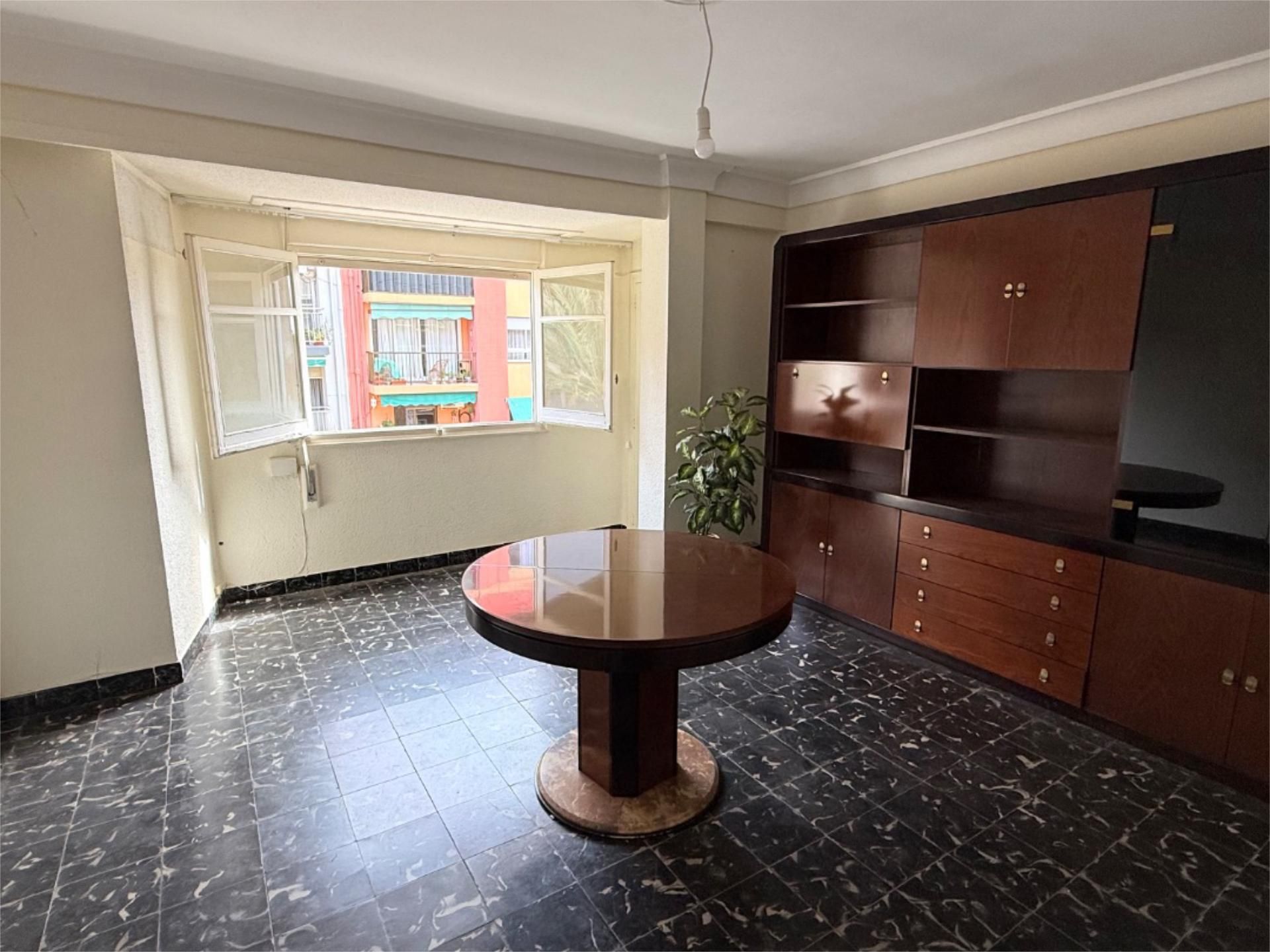 Menjador de Pis en venda en  Valencia Capital amb Balcó