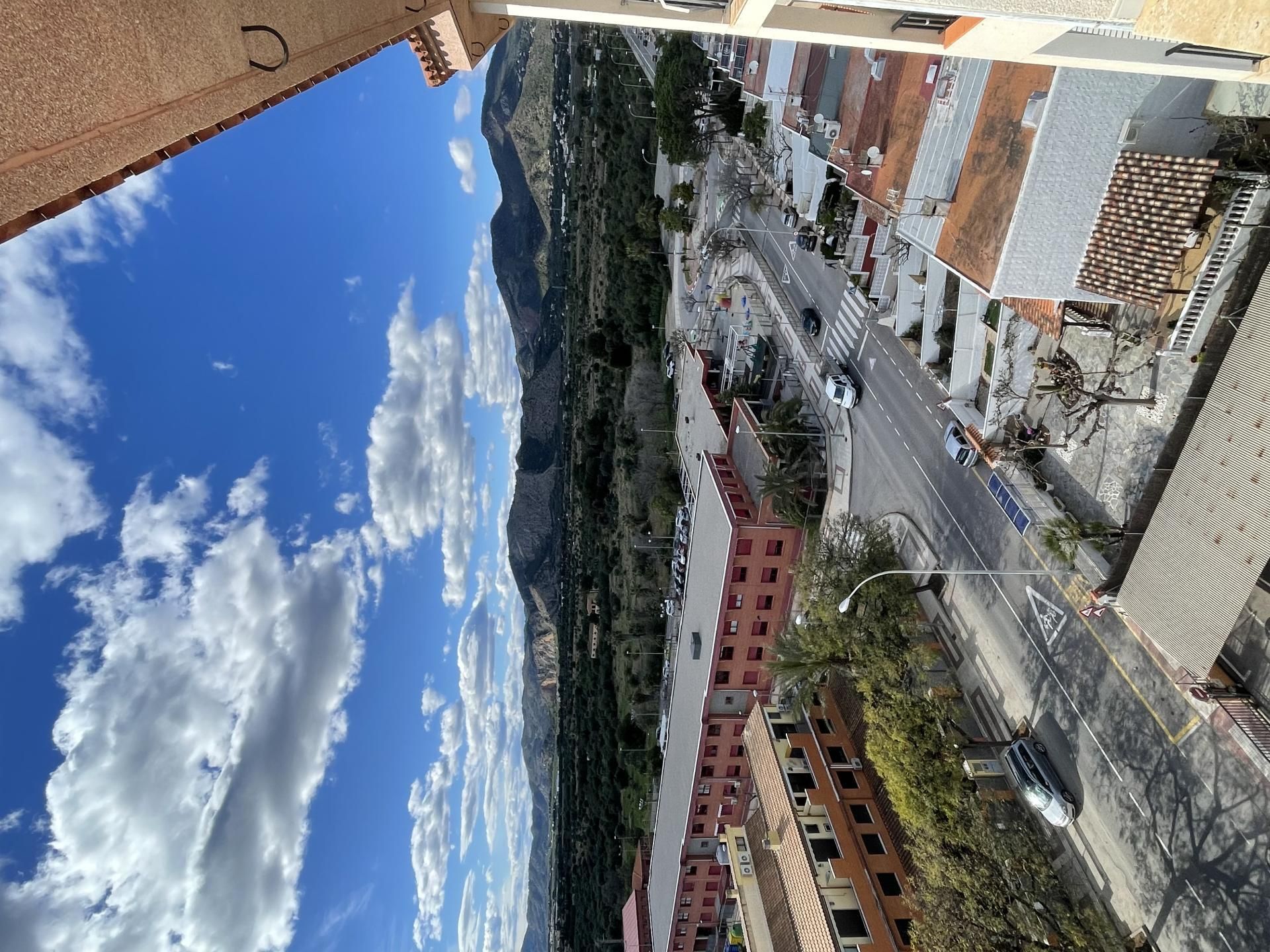 Vista exterior de Pis de lloguer en Benicasim / Benicàssim amb Aire condicionat, Calefacció i Jardí privat