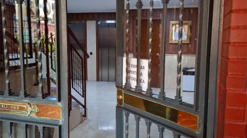 Foto 3 de Piso de alquiler en Avenida de Altamira, 29, Urbadiez - Entrepuentes, Sevilla Capital