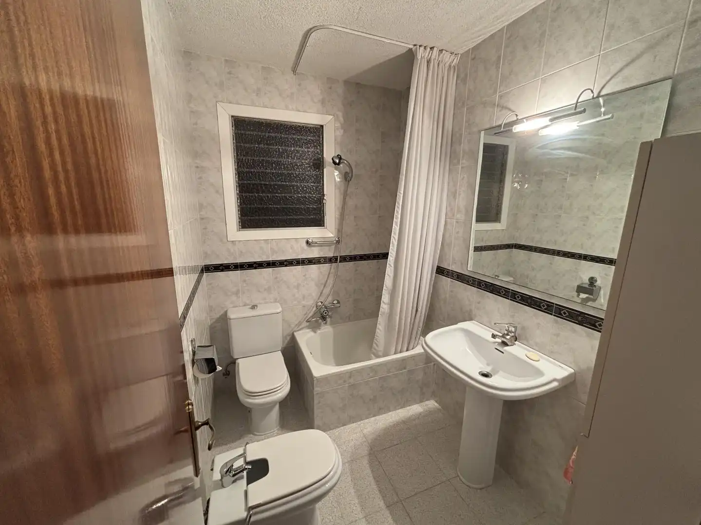 Wohnung zum Verkauf in Avinguda de Barcelona, 155, Plaça Catalunya - Escola Industrial Badezimmer von Wohnung zum Verkauf in Terrassa mit Balkon